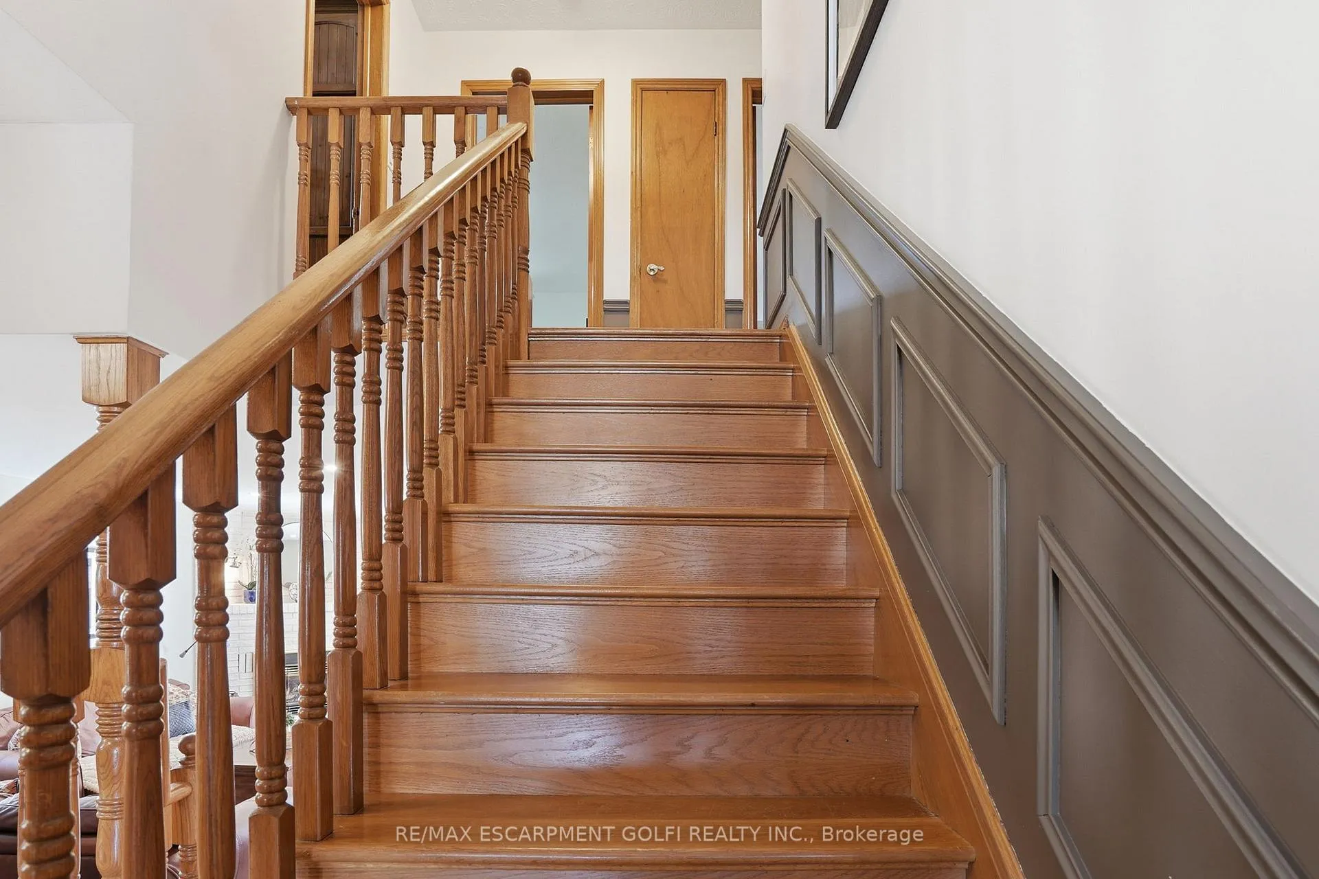 Photo 23 of 72 Oakridge Drive, Hamilton, Stoney Creek — HOMEH