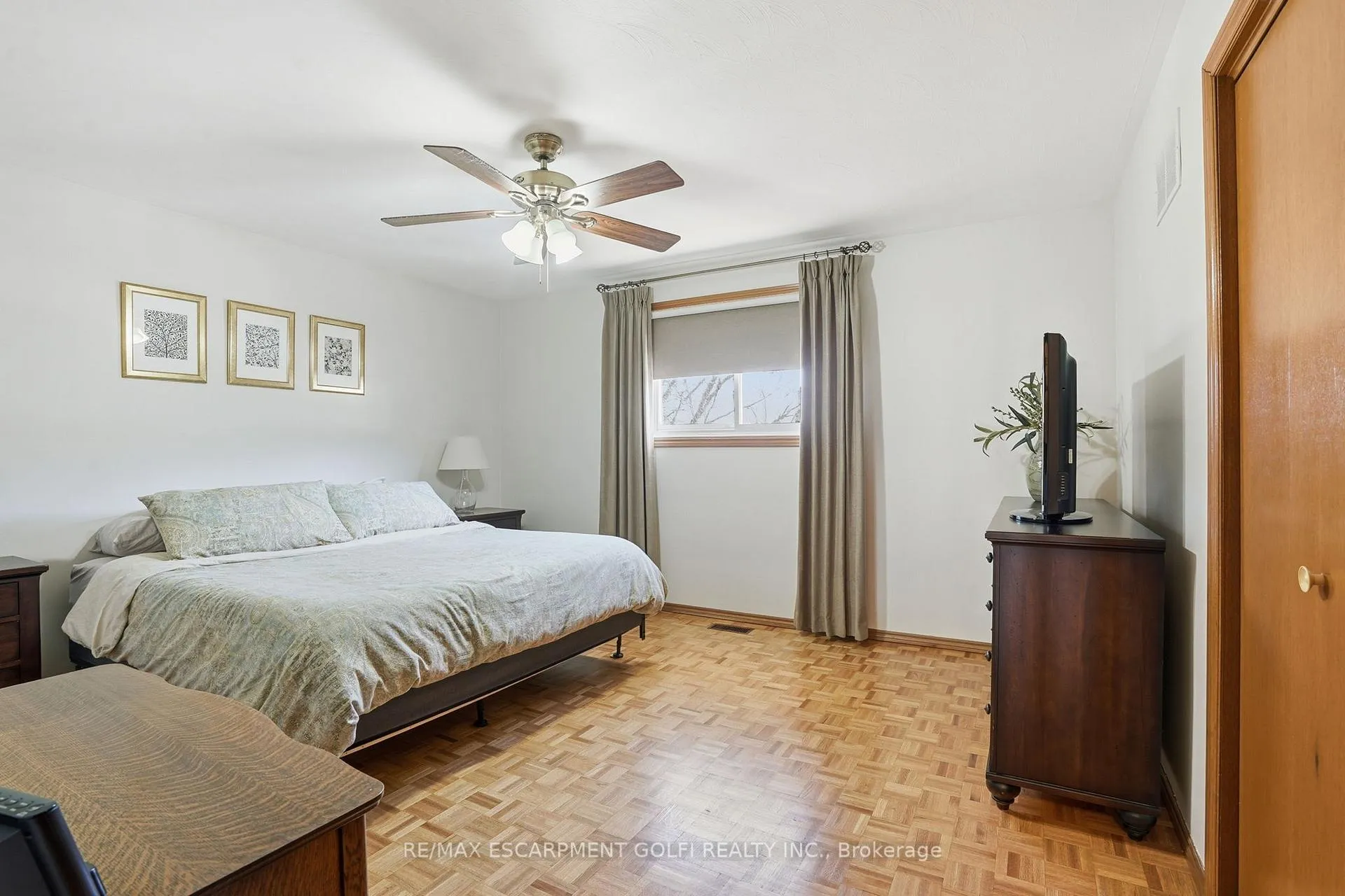 Photo 27 of 72 Oakridge Drive, Hamilton, Stoney Creek — HOMEH