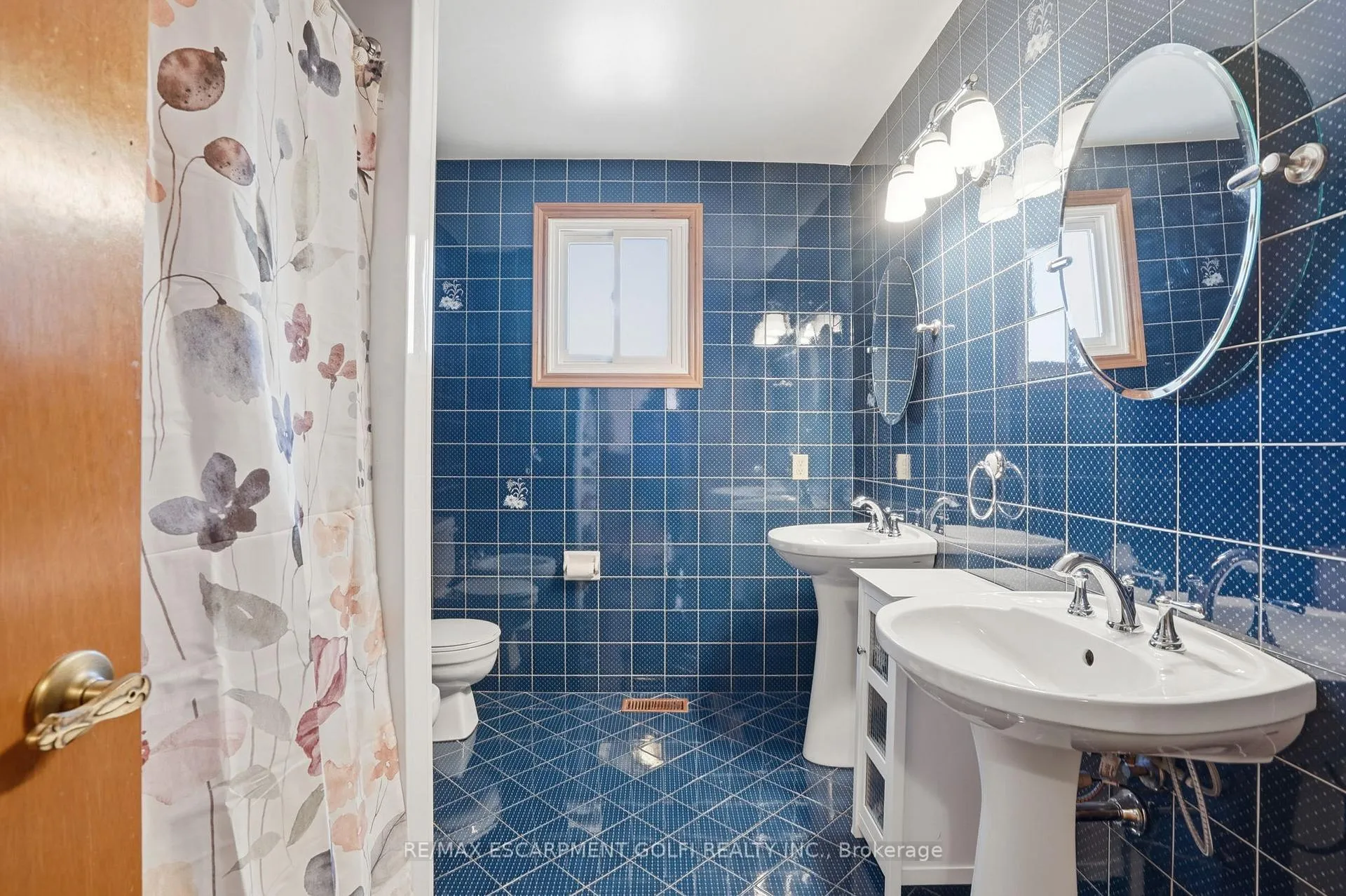 Photo 28 of 72 Oakridge Drive, Hamilton, Stoney Creek — HOMEH