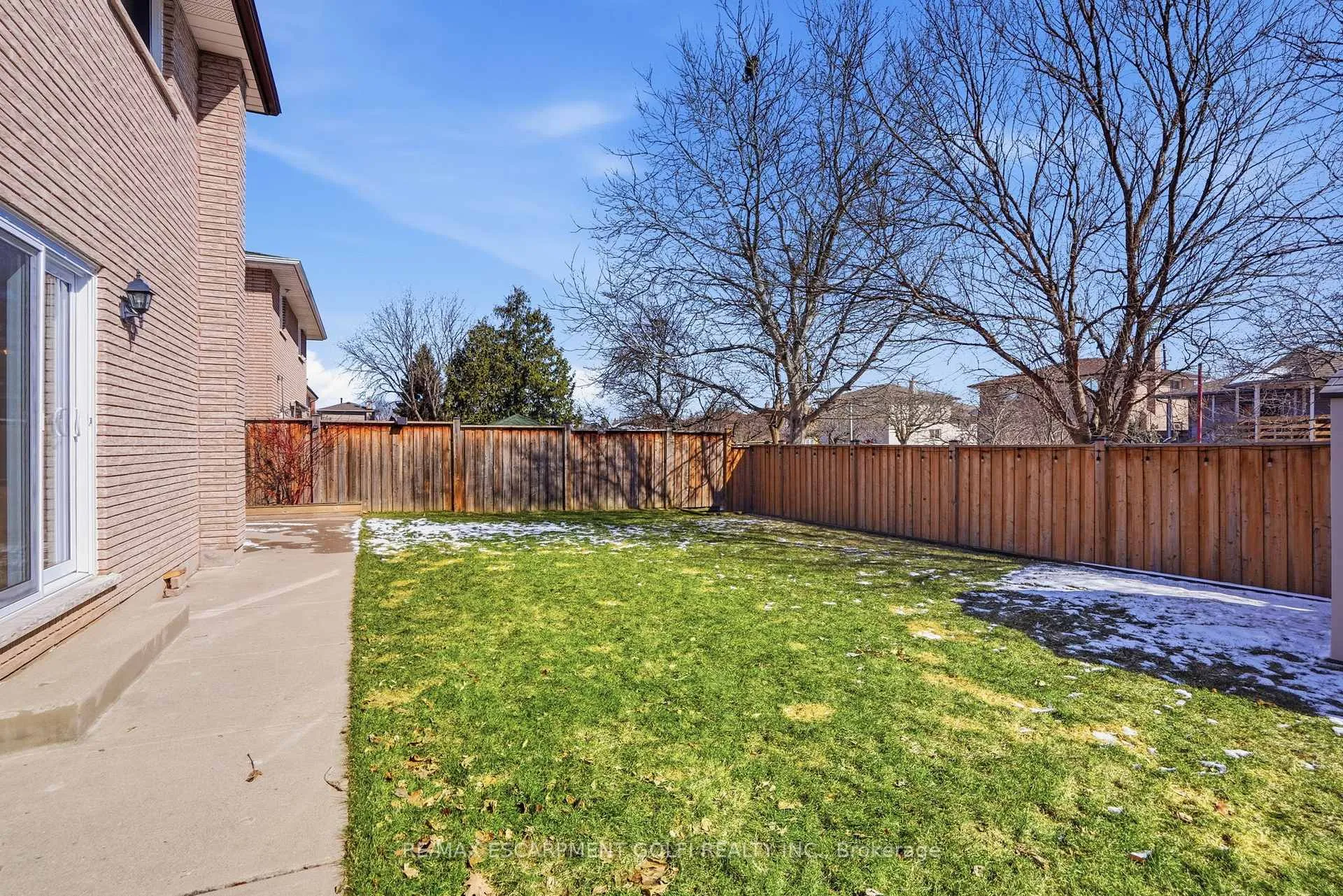 Photo 38 of 72 Oakridge Drive, Hamilton, Stoney Creek — HOMEH