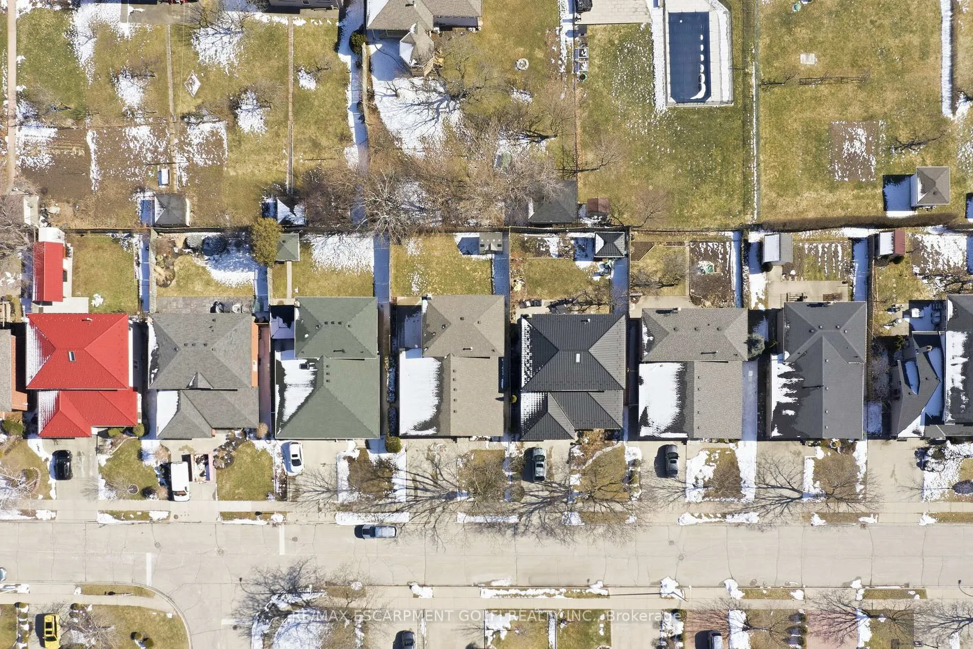 Photo 40 of 72 Oakridge Drive, Hamilton, Stoney Creek — HOMEH