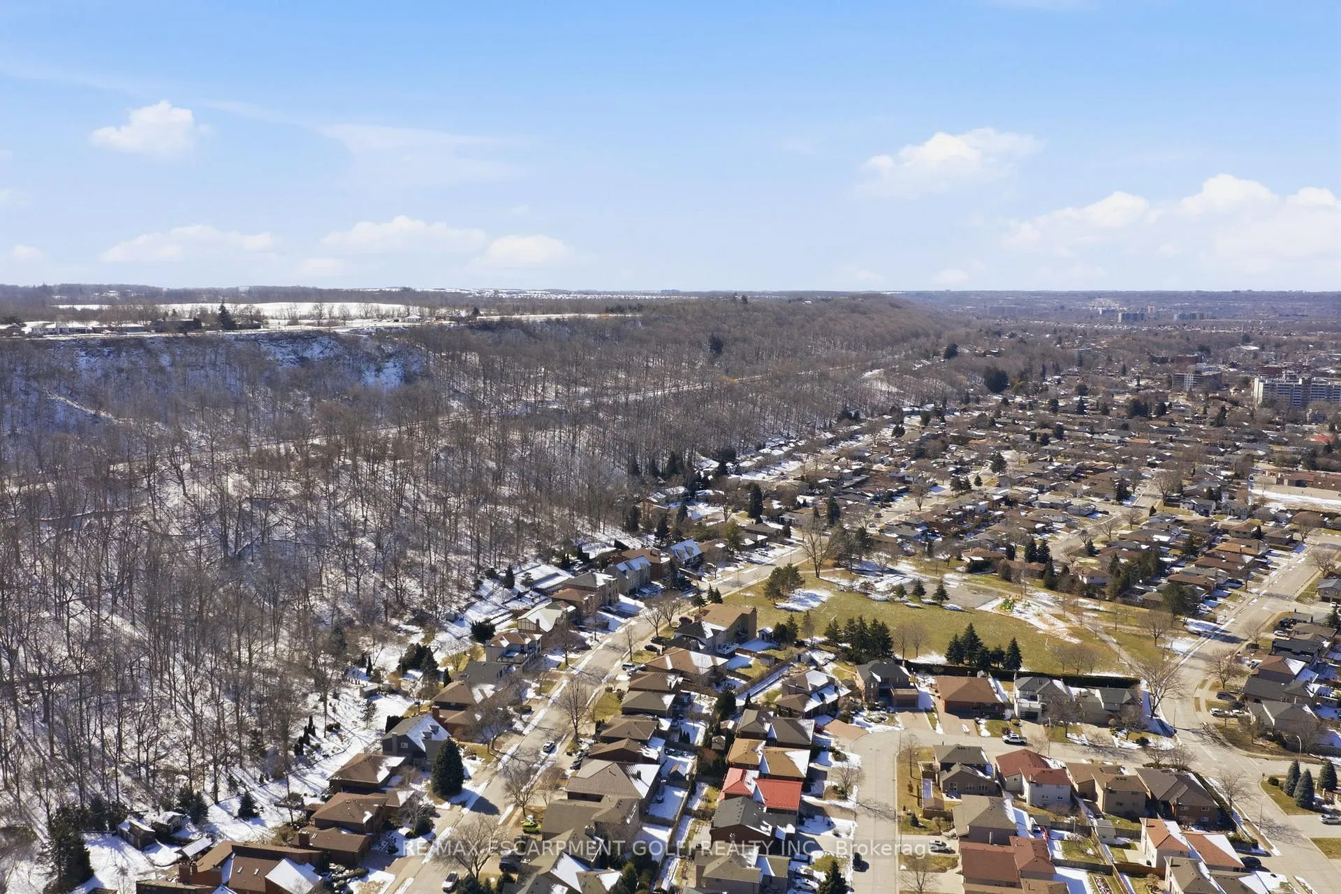 Photo 41 of 72 Oakridge Drive, Hamilton, Stoney Creek — HOMEH