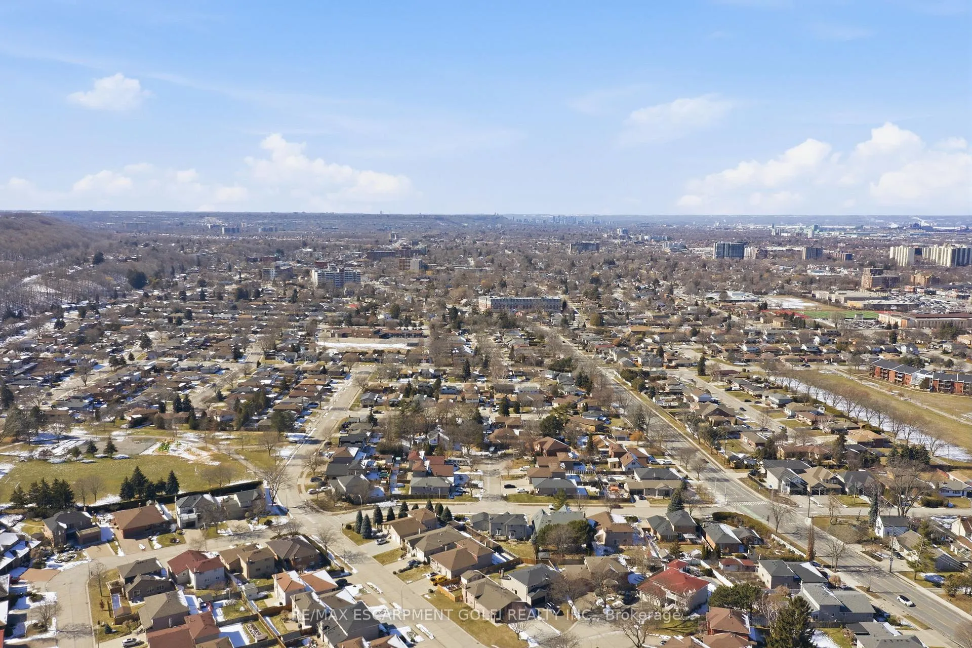 Photo 42 of 72 Oakridge Drive, Hamilton, Stoney Creek — HOMEH