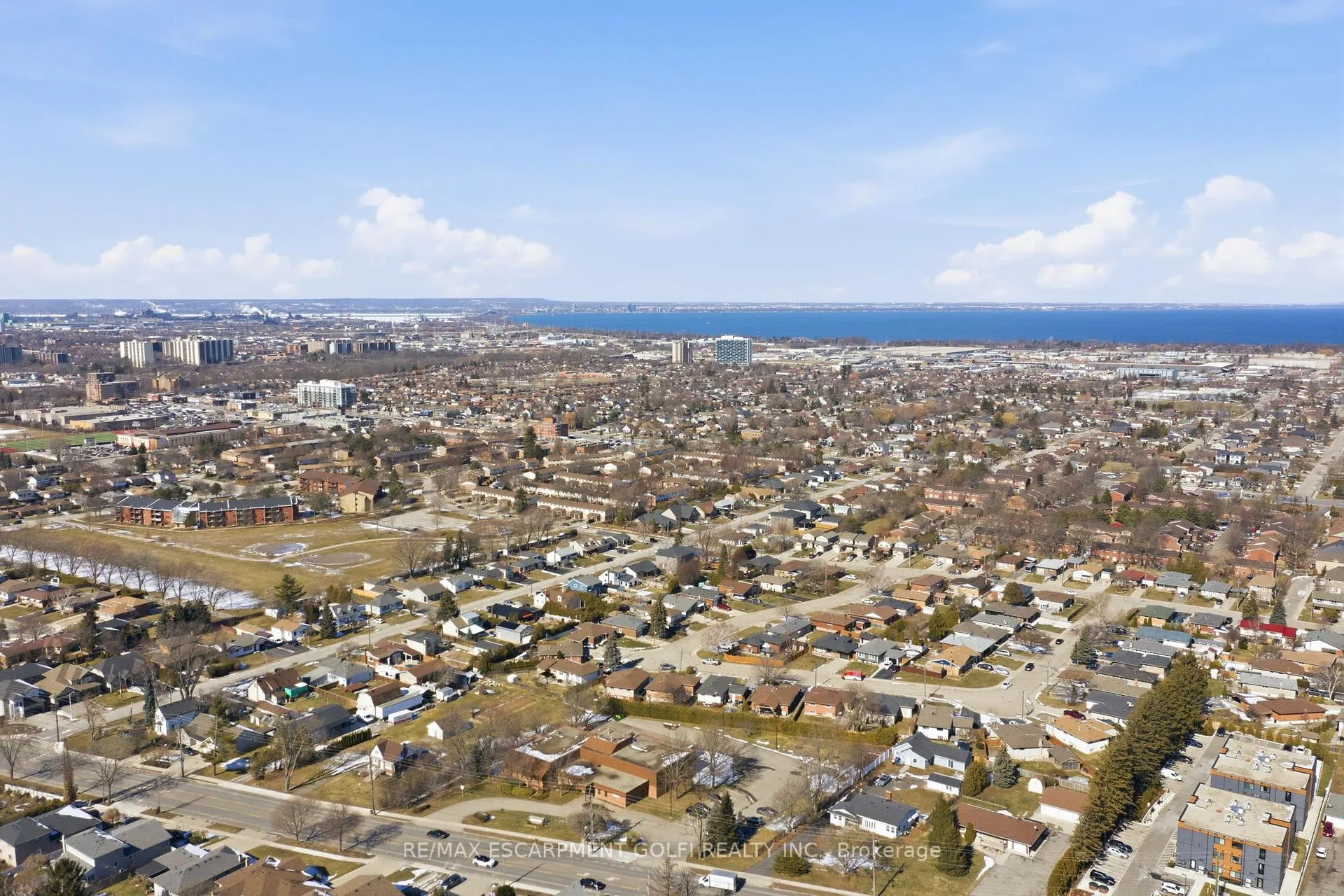 Photo 43 of 72 Oakridge Drive, Hamilton, Stoney Creek — HOMEH