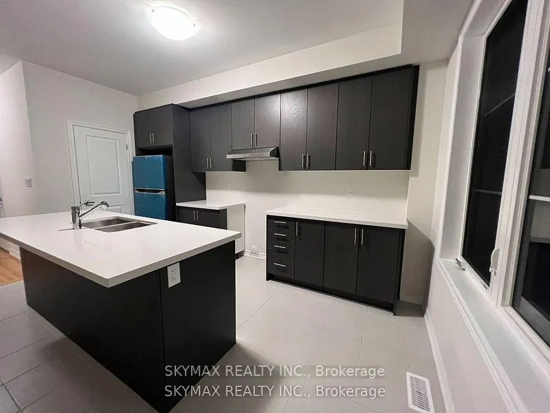 Photo 4 of 96 Halliford Place, Brampton, Bram East — HOMEH