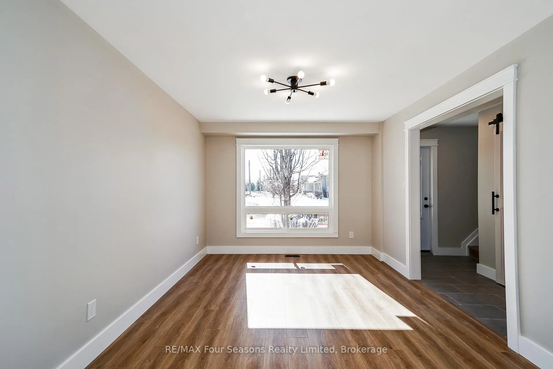 Photo 11 of 255 Valleyfield Crescent, Clearview, Stayner — HOMEH