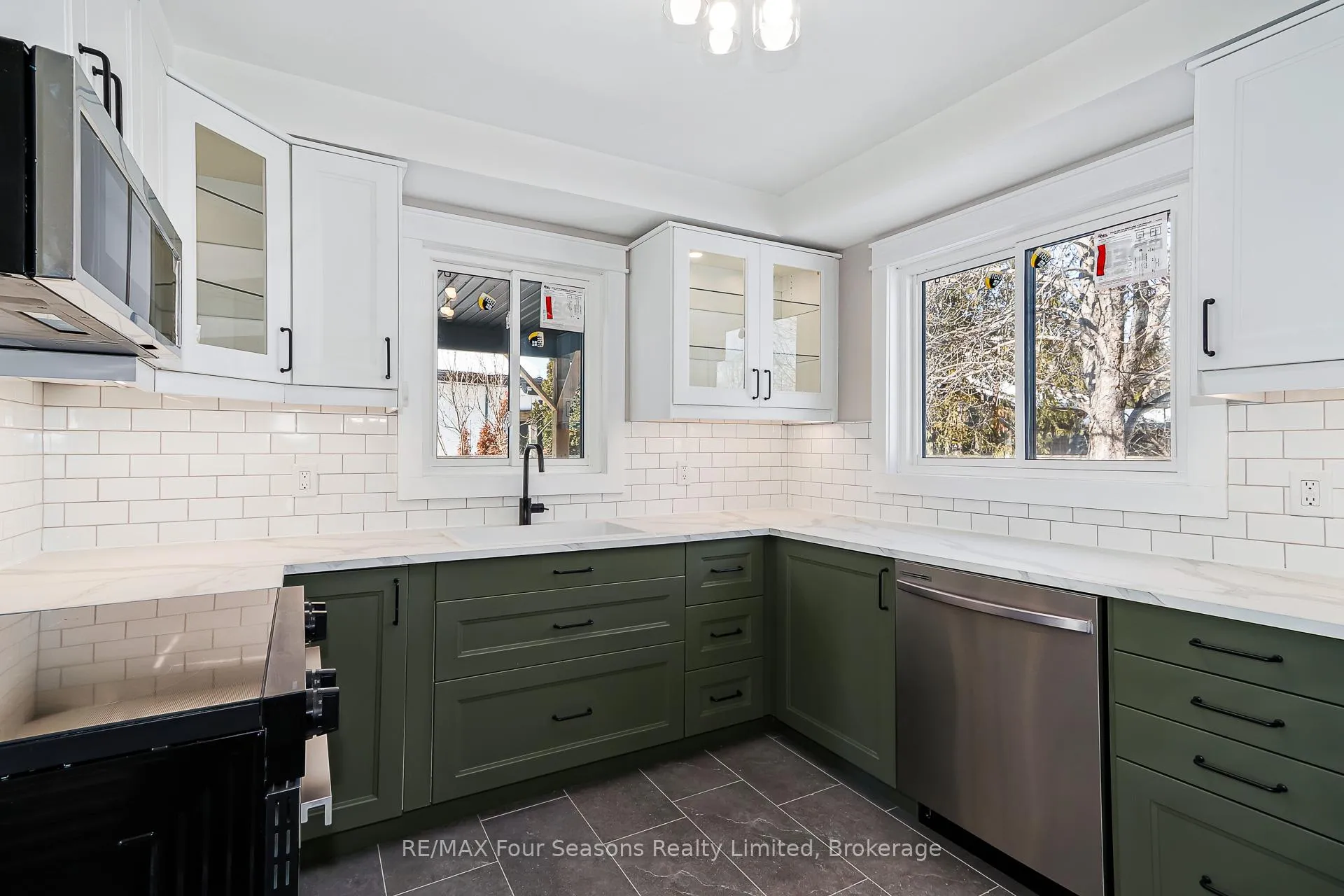 Photo 17 of 255 Valleyfield Crescent, Clearview, Stayner — HOMEH