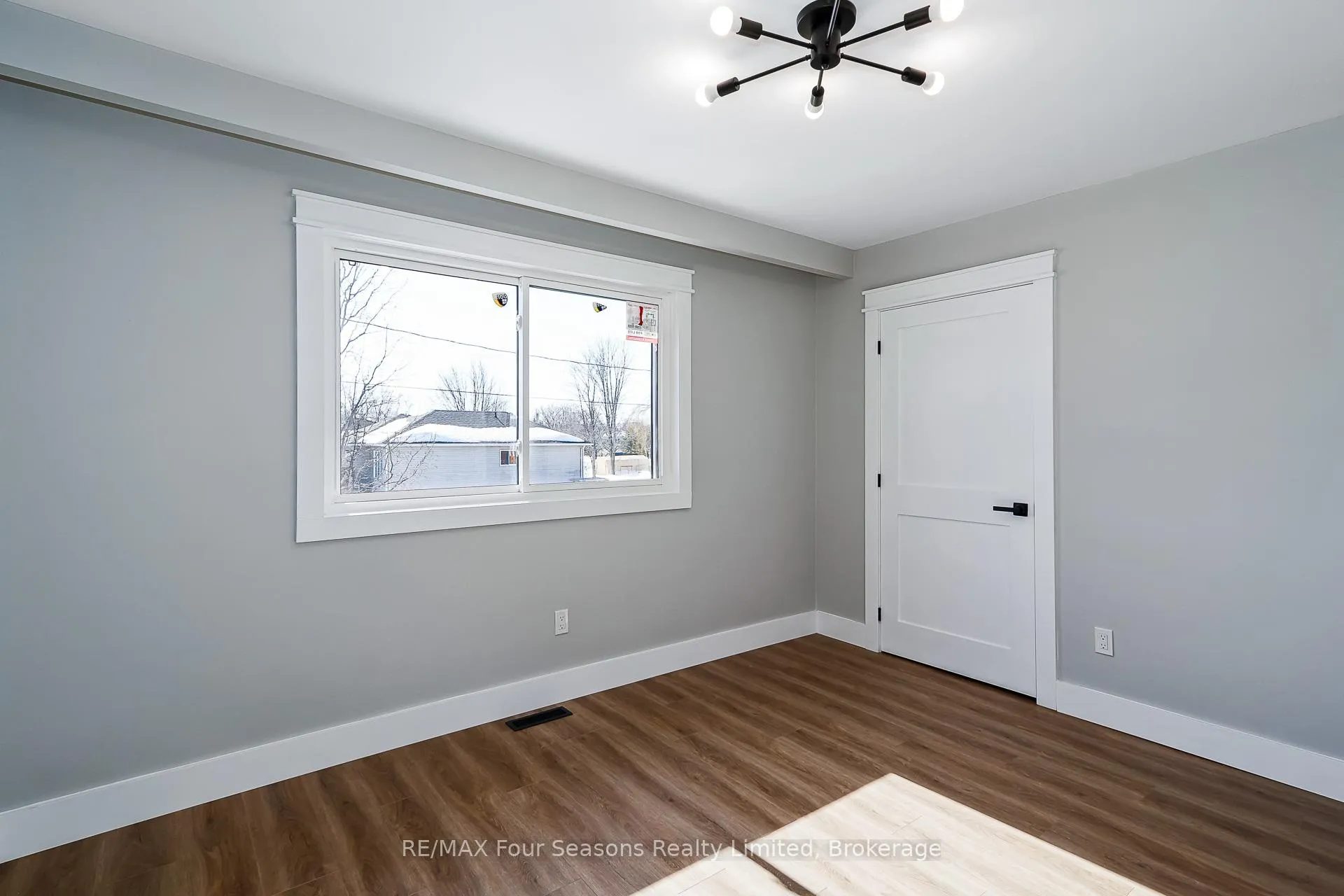 Photo 24 of 255 Valleyfield Crescent, Clearview, Stayner — HOMEH