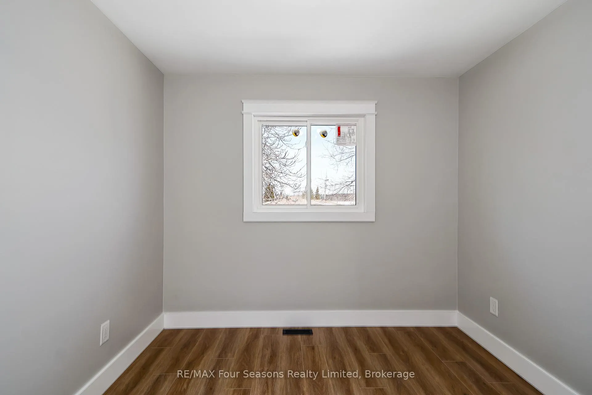 Photo 30 of 255 Valleyfield Crescent, Clearview, Stayner — HOMEH