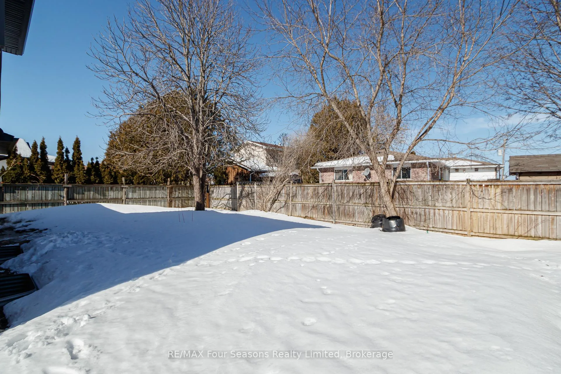 Photo 33 of 255 Valleyfield Crescent, Clearview, Stayner — HOMEH