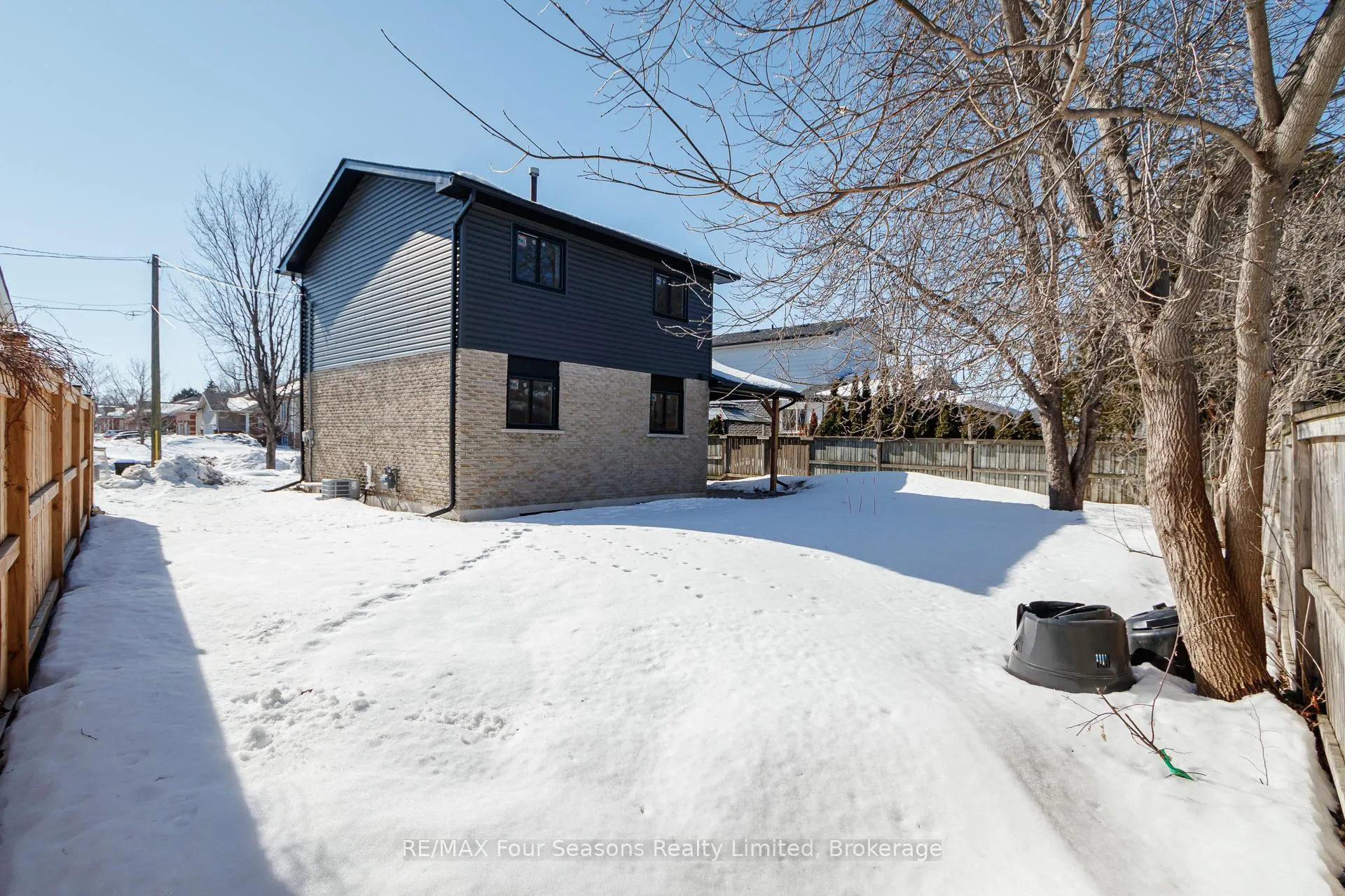 Photo 35 of 255 Valleyfield Crescent, Clearview, Stayner — HOMEH