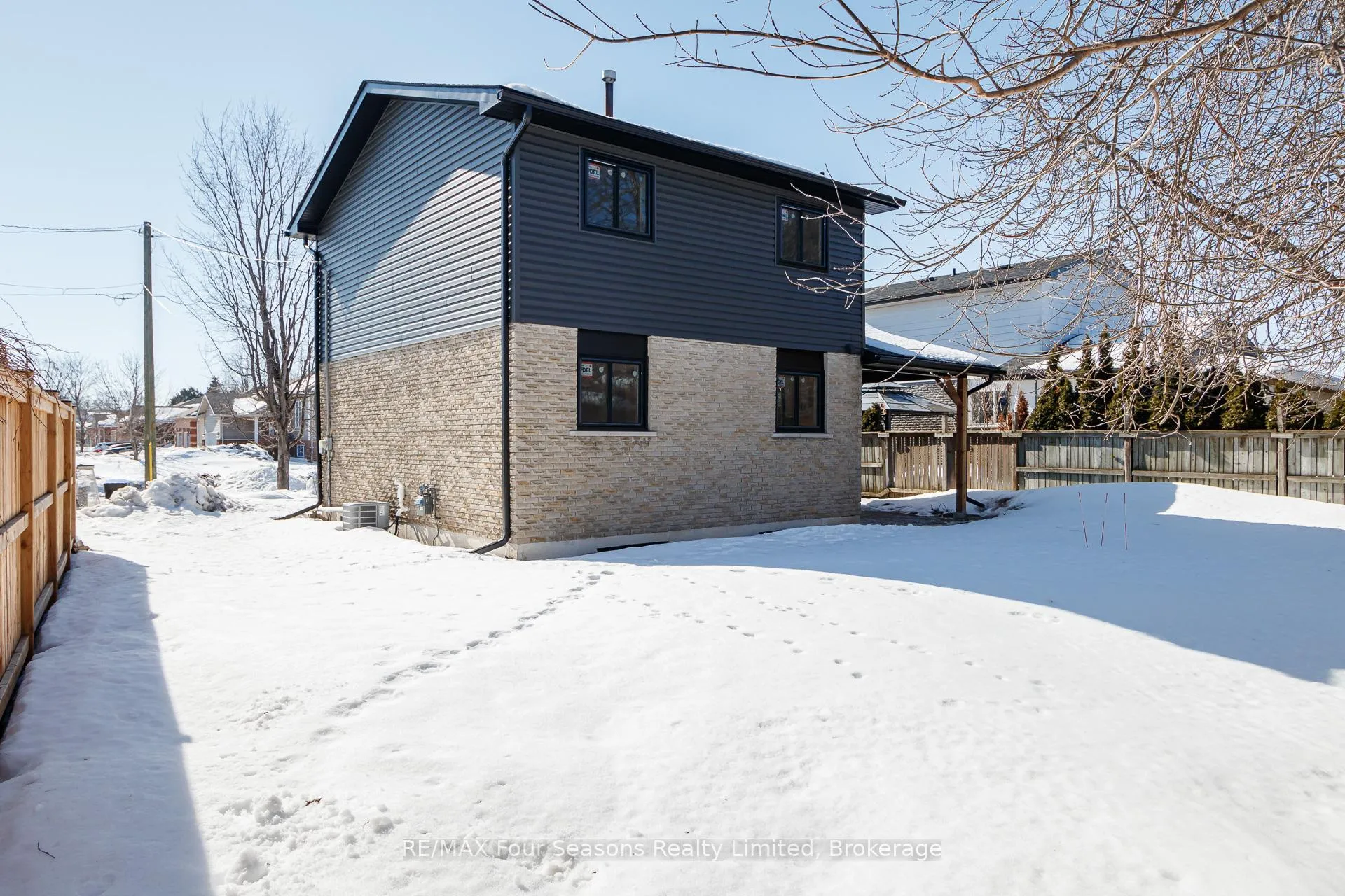 Photo 36 of 255 Valleyfield Crescent, Clearview, Stayner — HOMEH