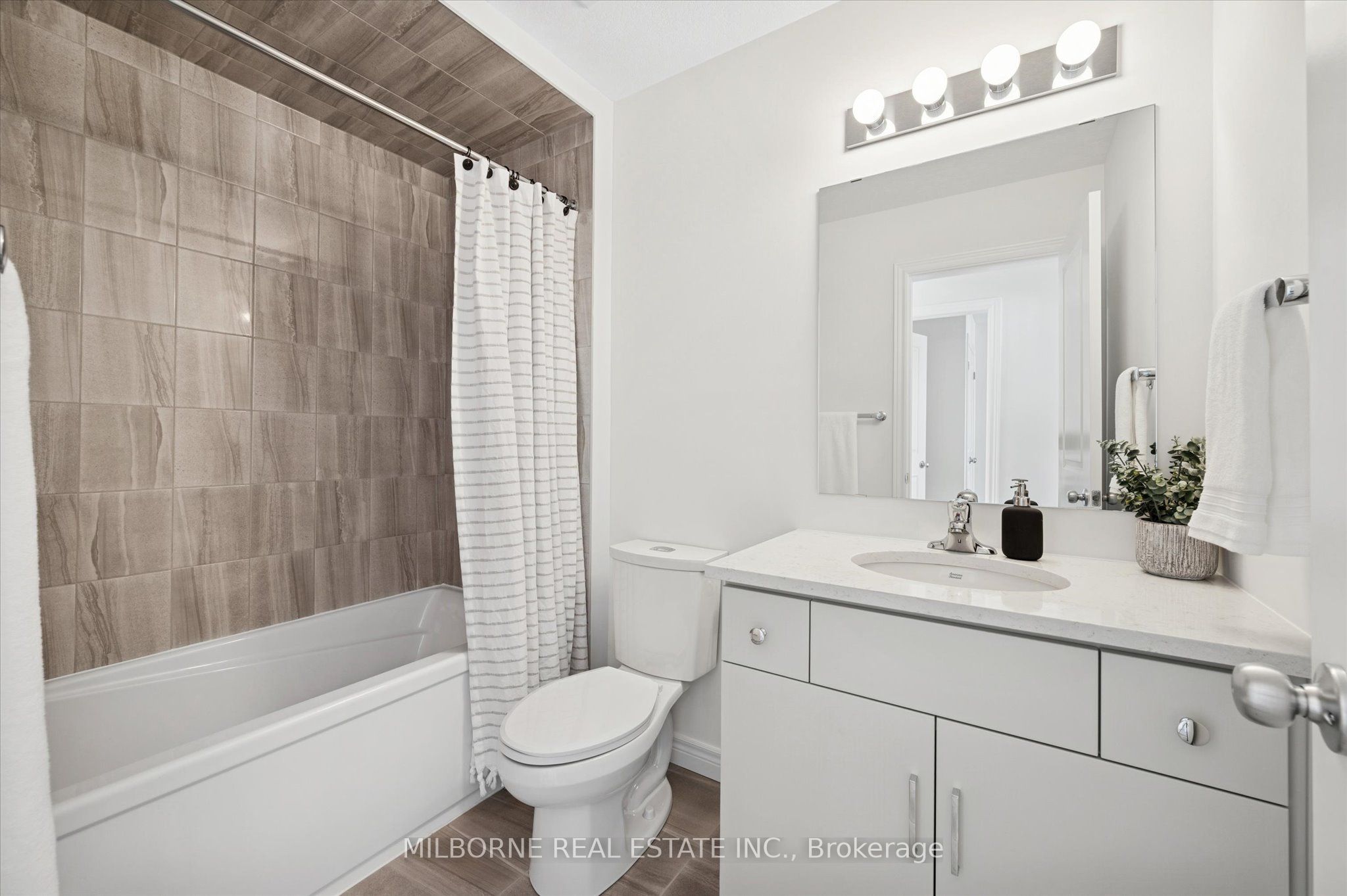 Photo 24 of 37 Arabella Drive, Guelph, Village By The Arboretum — HOMEH