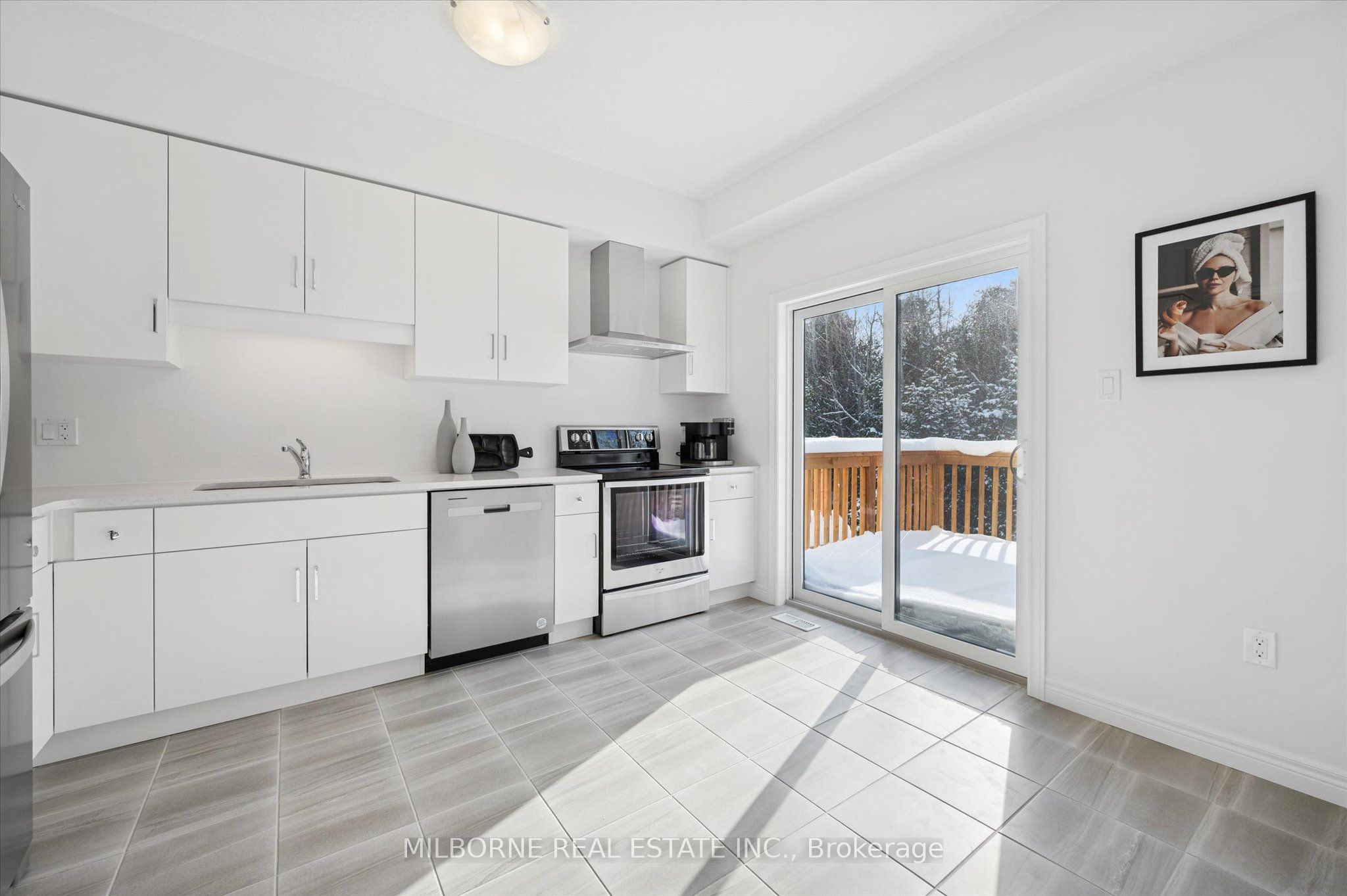 Photo 15 of 37 Arabella Drive, Guelph, Village By The Arboretum — HOMEH