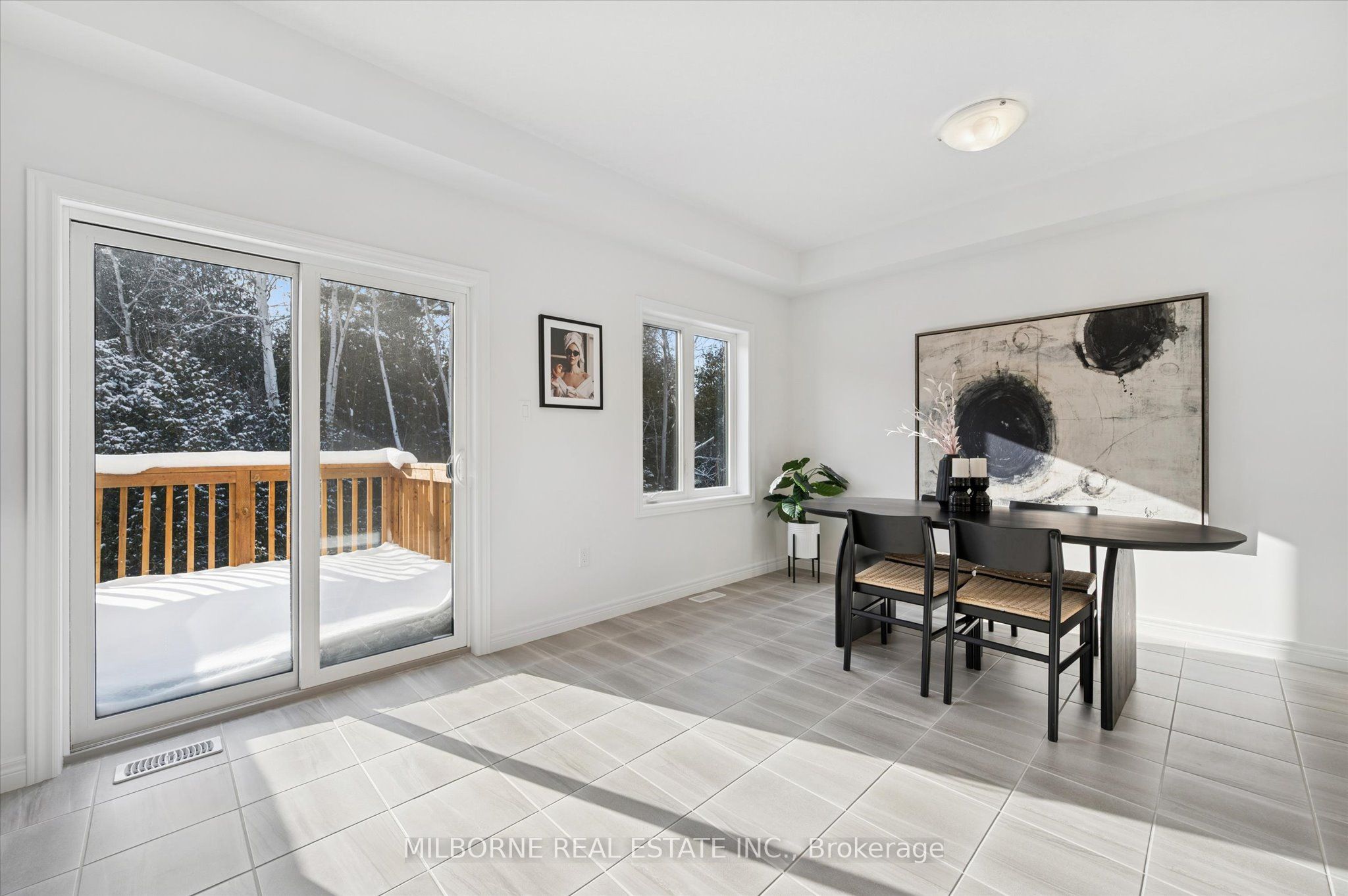 Photo 17 of 37 Arabella Drive, Guelph, Village By The Arboretum — HOMEH