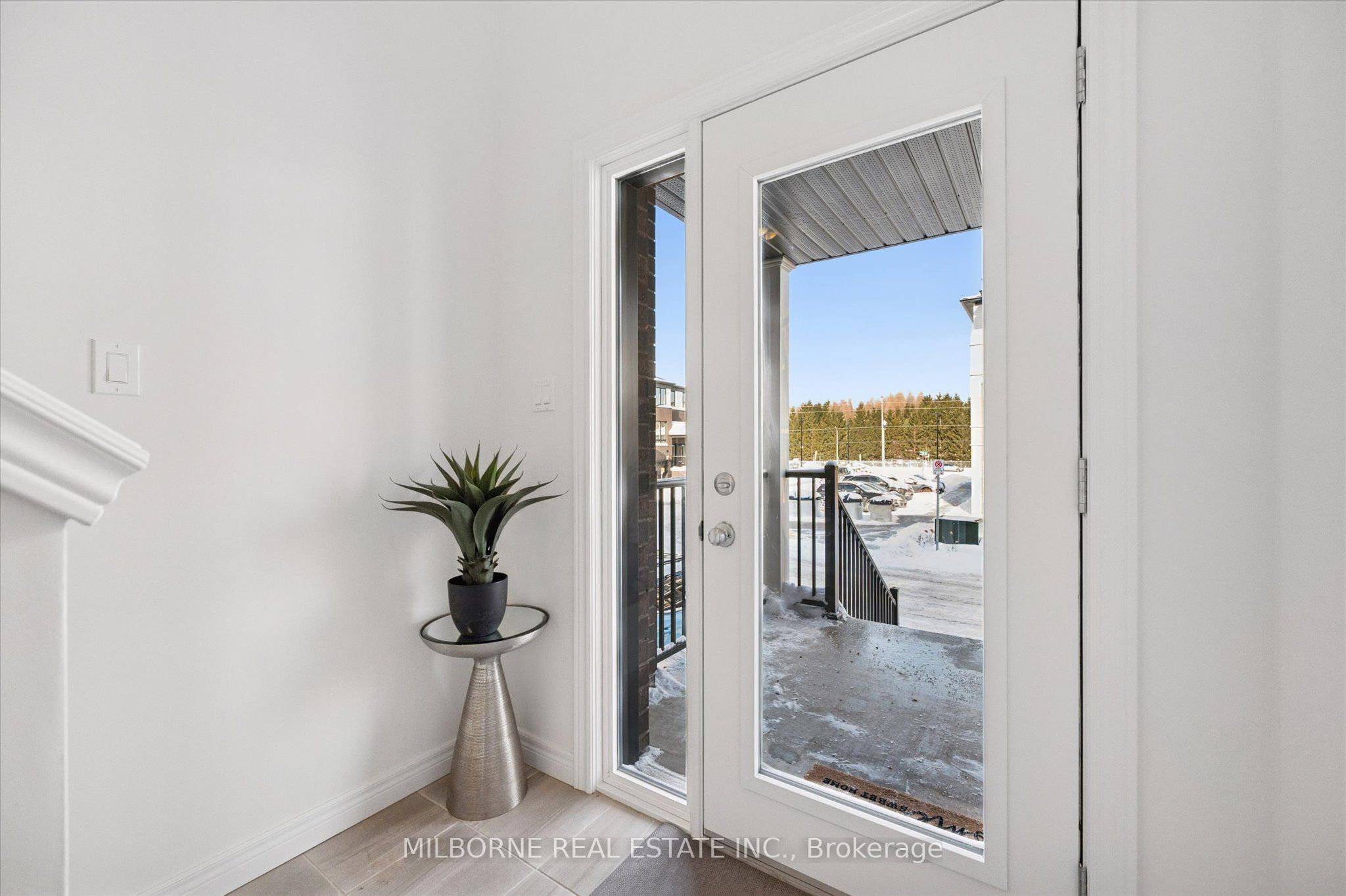 Photo 8 of 37 Arabella Drive, Guelph, Village By The Arboretum — HOMEH