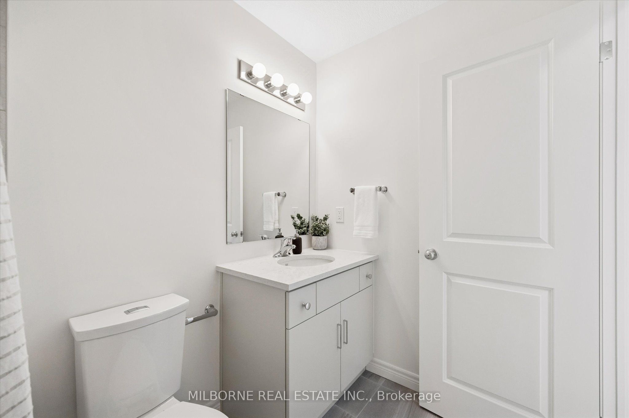 Photo 25 of 37 Arabella Drive, Guelph, Village By The Arboretum — HOMEH