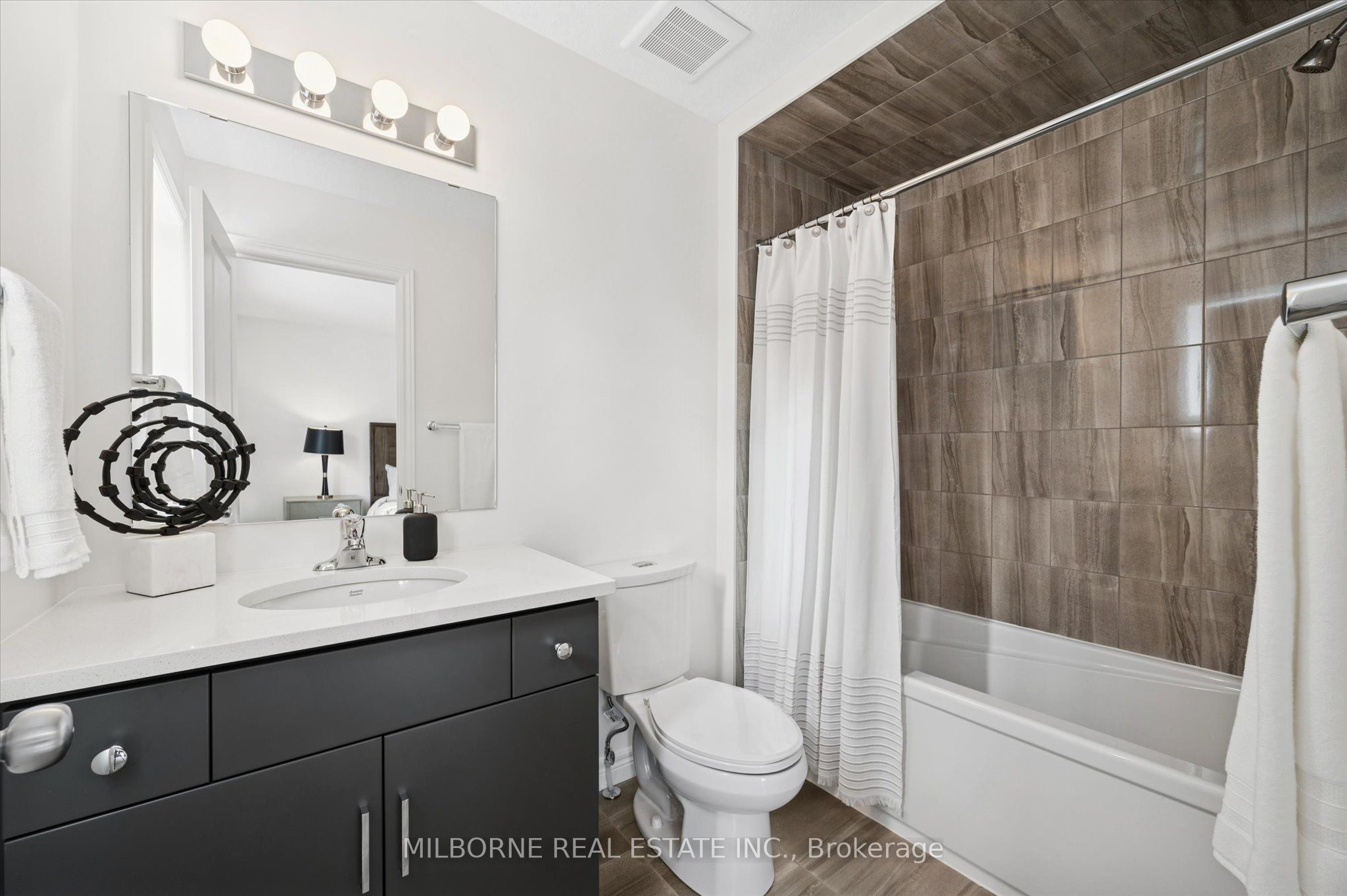 Photo 29 of 37 Arabella Drive, Guelph, Village By The Arboretum — HOMEH