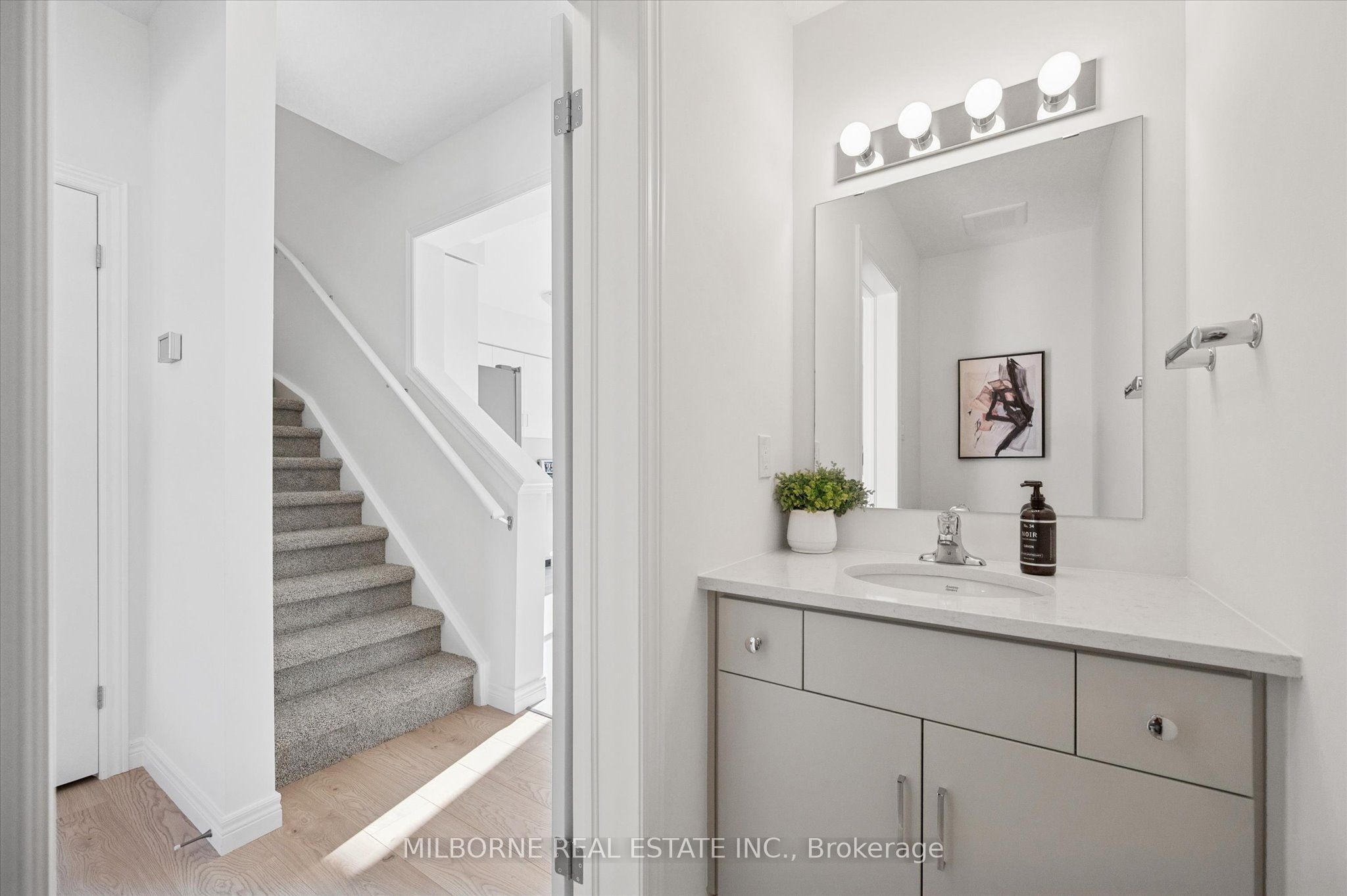 Photo 20 of 37 Arabella Drive, Guelph, Village By The Arboretum — HOMEH