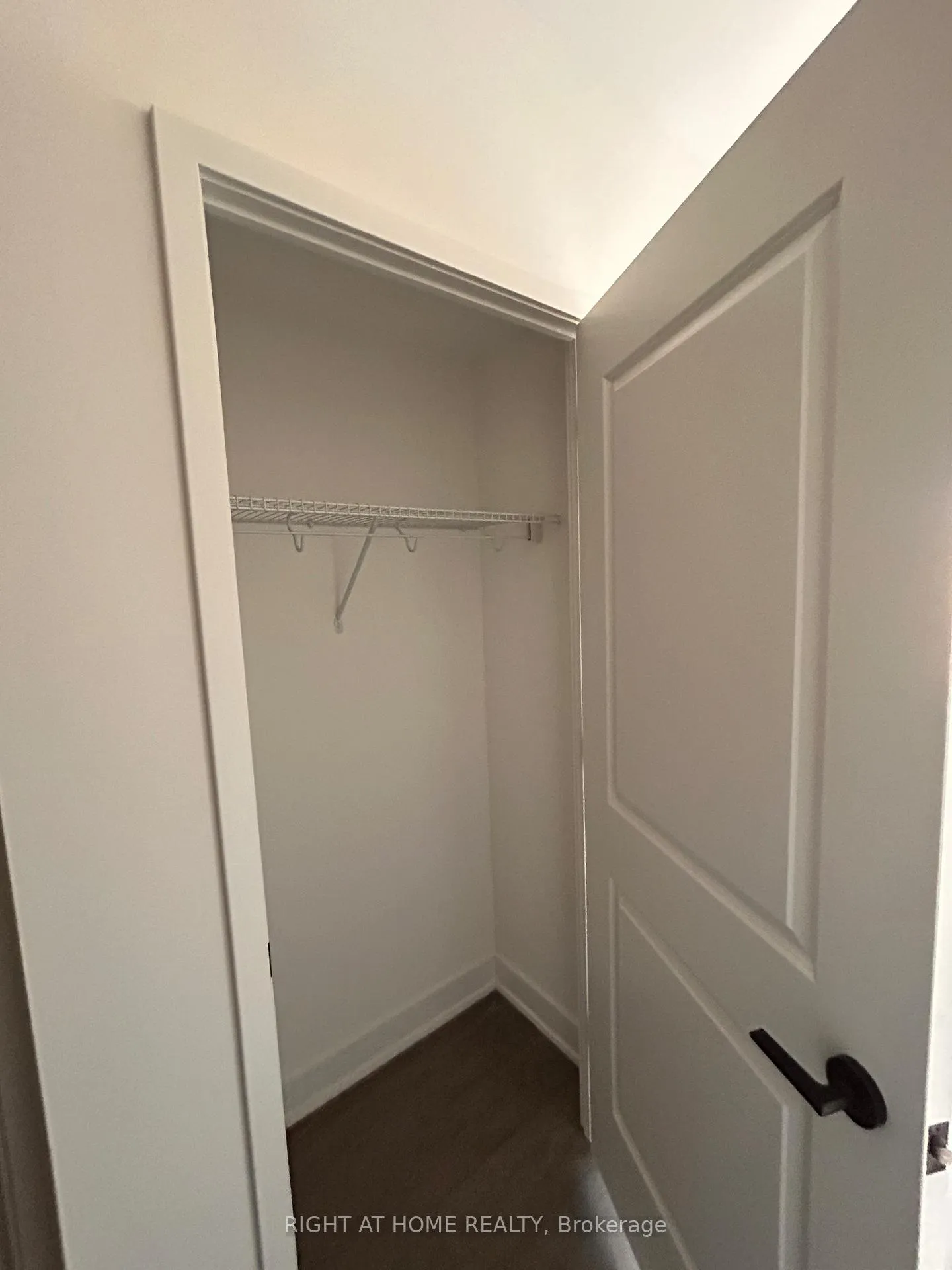Photo 7 of Unit 323, 2343 Khalsa Gate, Oakville, Westmount — HOMEH