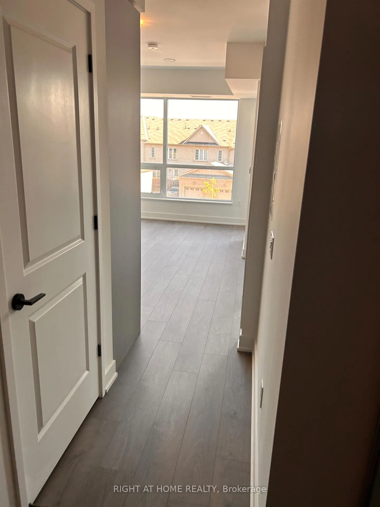 Photo 9 of Unit 323, 2343 Khalsa Gate, Oakville, Westmount — HOMEH