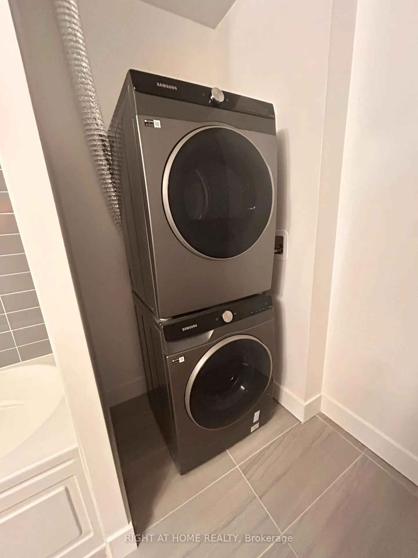 Photo 11 of Unit 323, 2343 Khalsa Gate, Oakville, Westmount — HOMEH