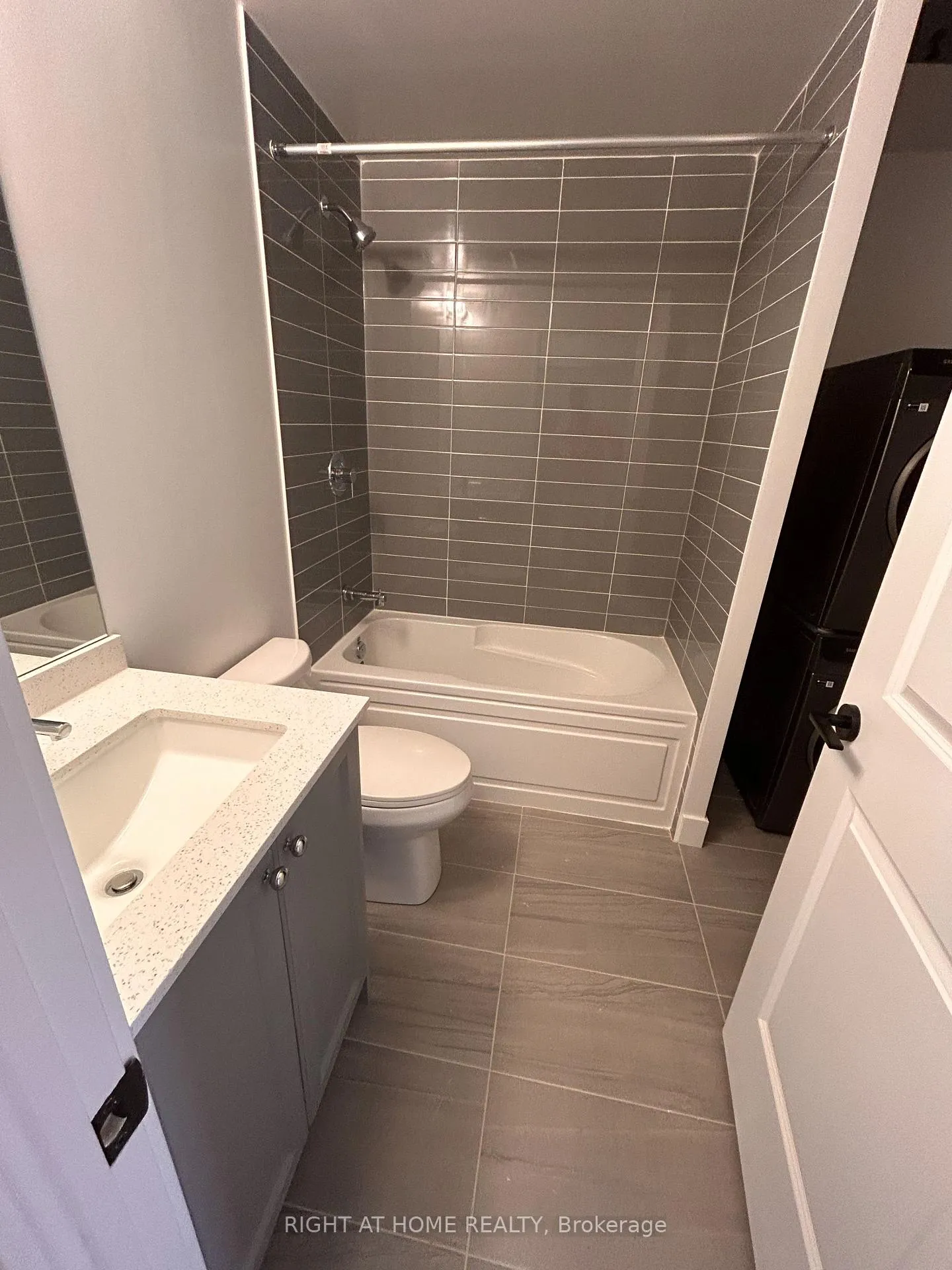 Photo 16 of Unit 323, 2343 Khalsa Gate, Oakville, Westmount — HOMEH
