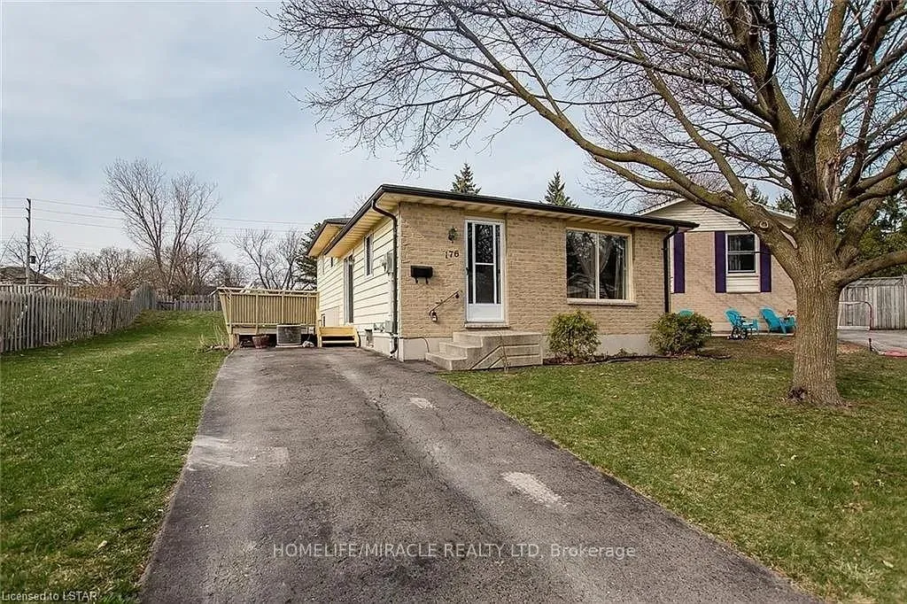 Front of 176 Poplar Place