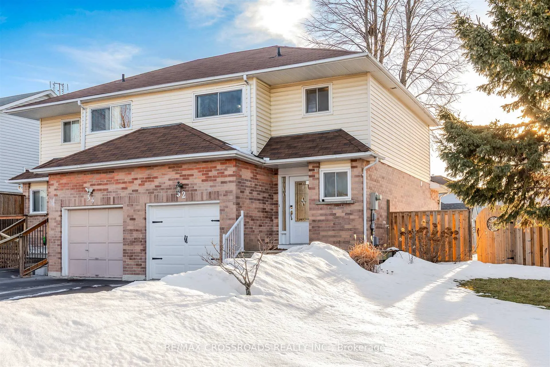 Photo 2 of 32 Trudeau Drive, Clarington, Bowmanville — HOMEH