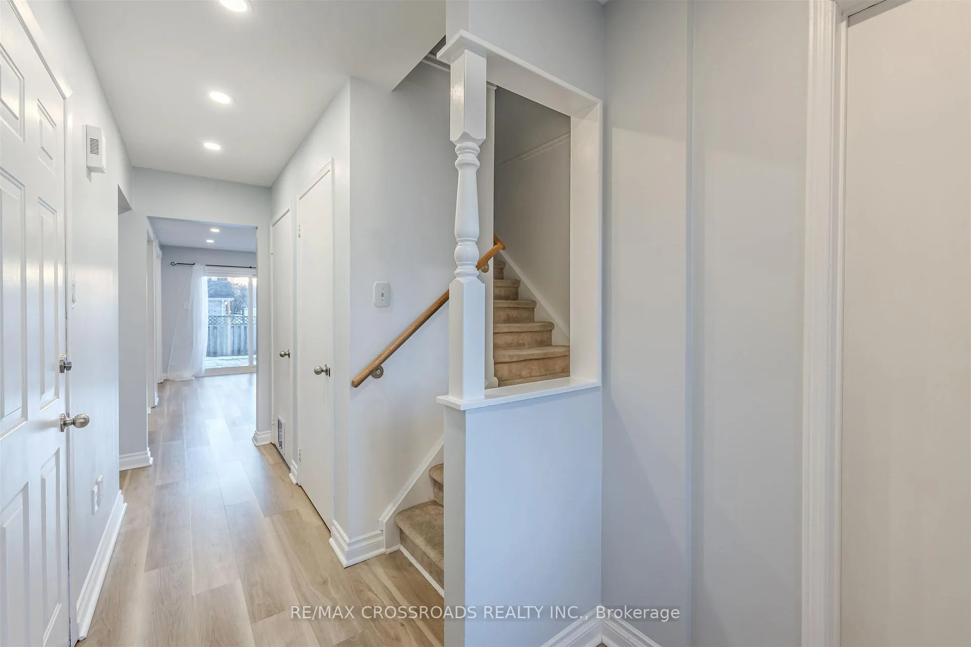 Photo 5 of 32 Trudeau Drive, Clarington, Bowmanville — HOMEH