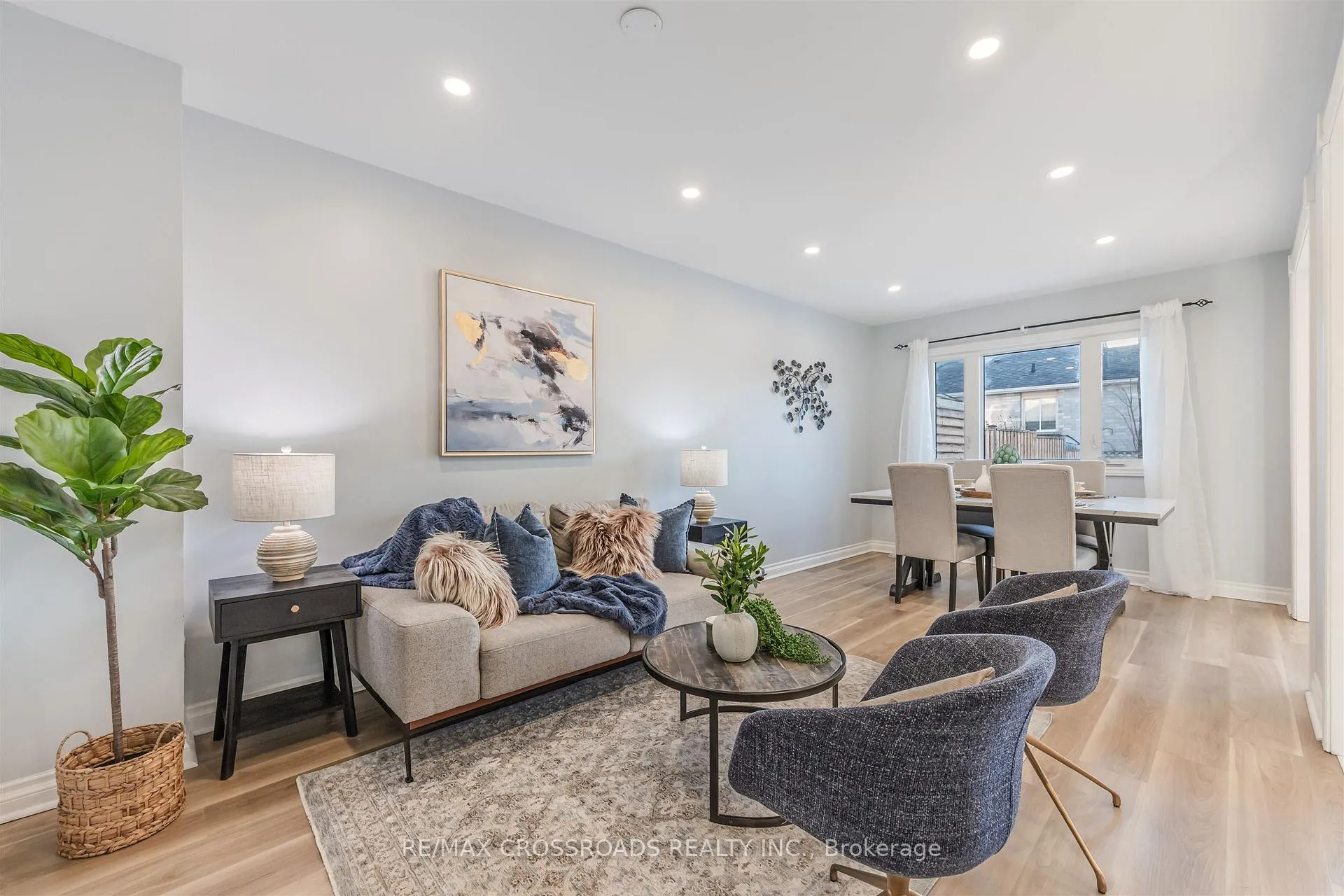 Photo 6 of 32 Trudeau Drive, Clarington, Bowmanville — HOMEH