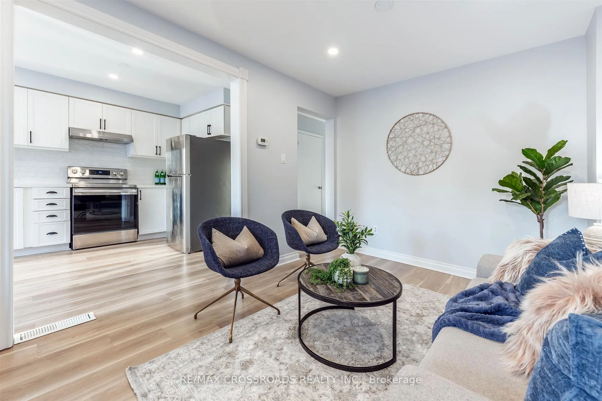 Photo 10 of 32 Trudeau Drive, Clarington, Bowmanville — HOMEH
