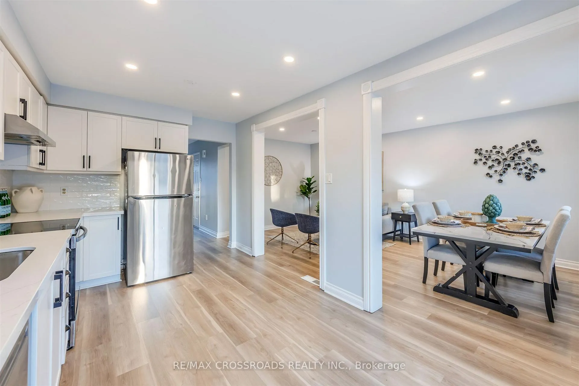 Photo 17 of 32 Trudeau Drive, Clarington, Bowmanville — HOMEH