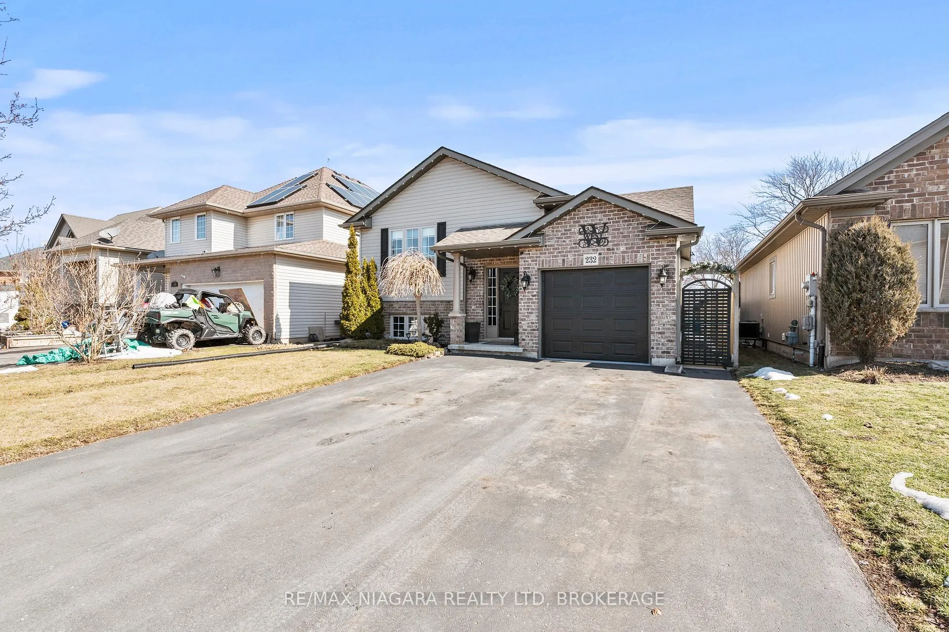 Photo 3 of 232 Regatta Drive, Welland, Dain City — HOMEH