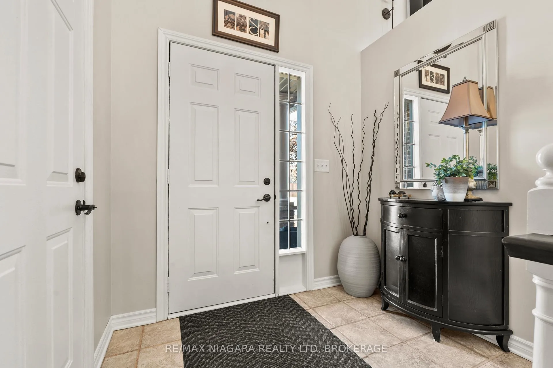 Photo 5 of 232 Regatta Drive, Welland, Dain City — HOMEH