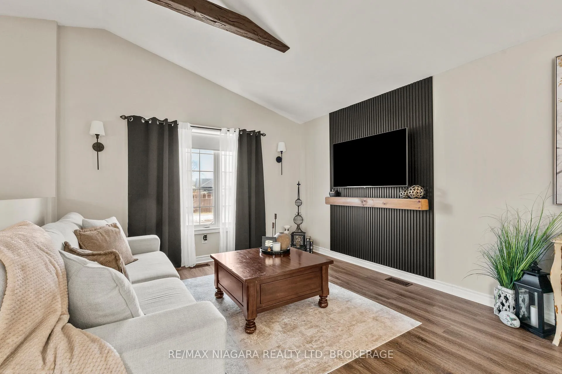 Photo 8 of 232 Regatta Drive, Welland, Dain City — HOMEH