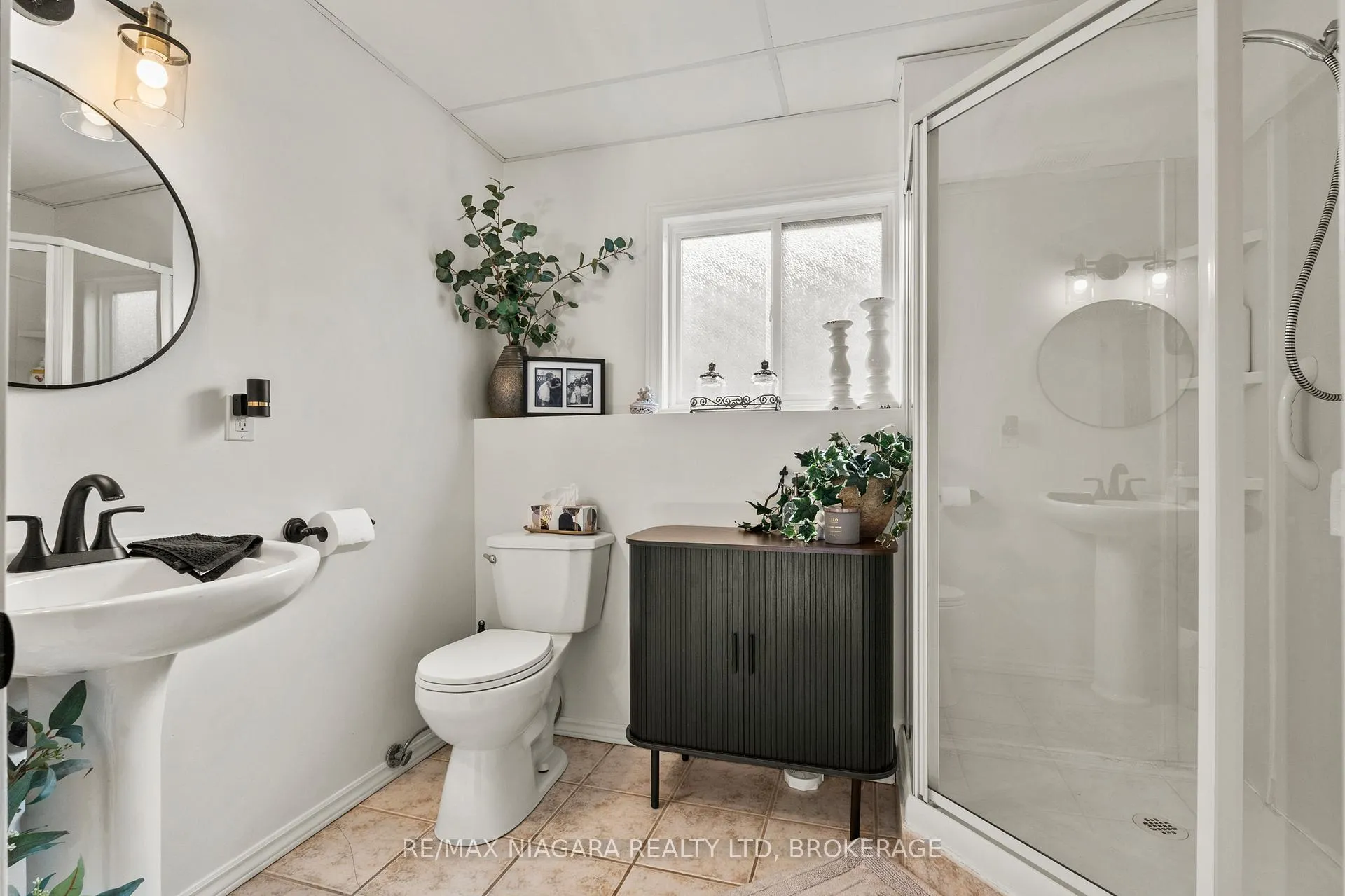 Photo 25 of 232 Regatta Drive, Welland, Dain City — HOMEH