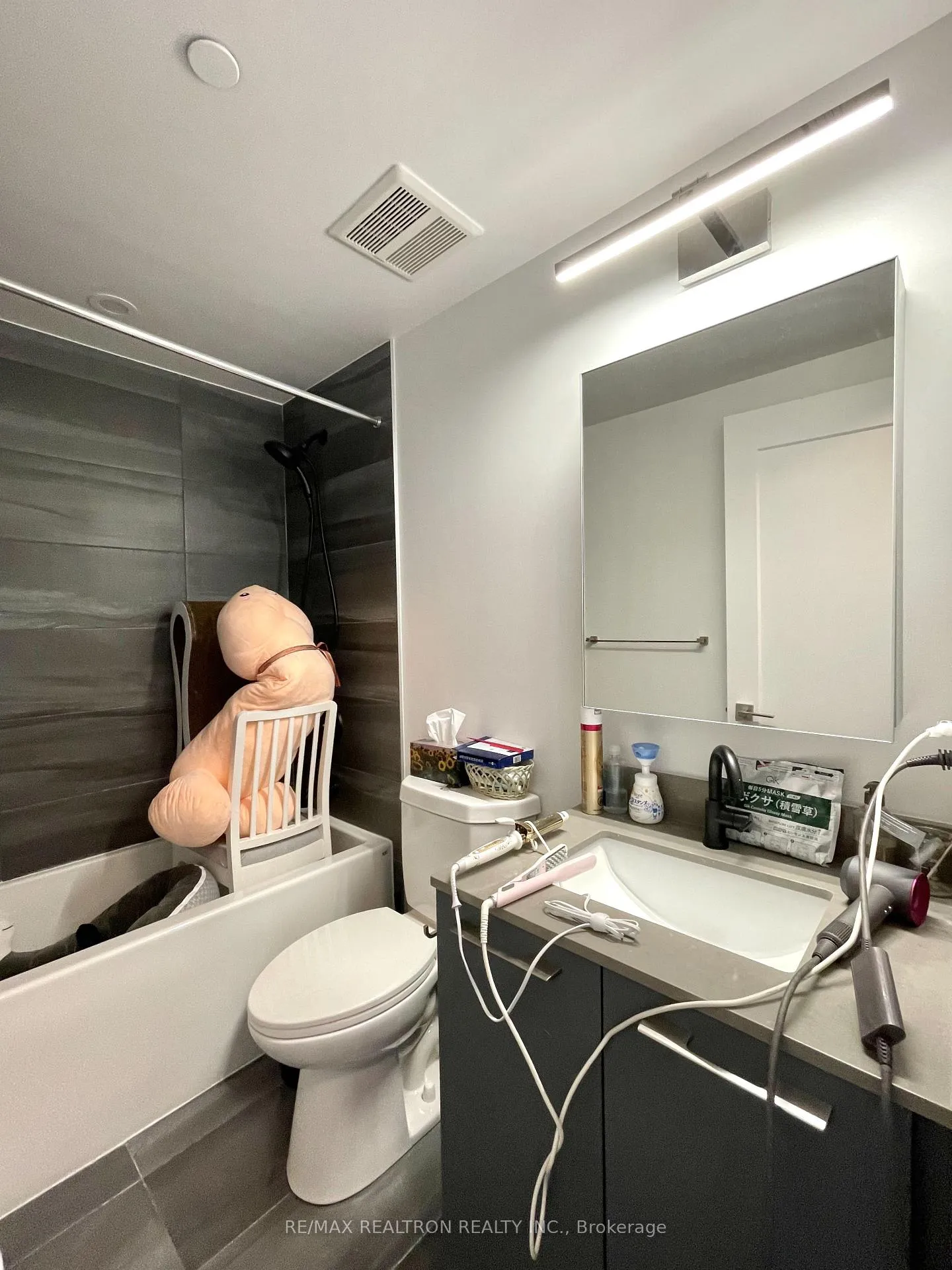 Photo 8 of Unit 3601, 8 Water Walk Drive, Markham, Unionville — HOMEH