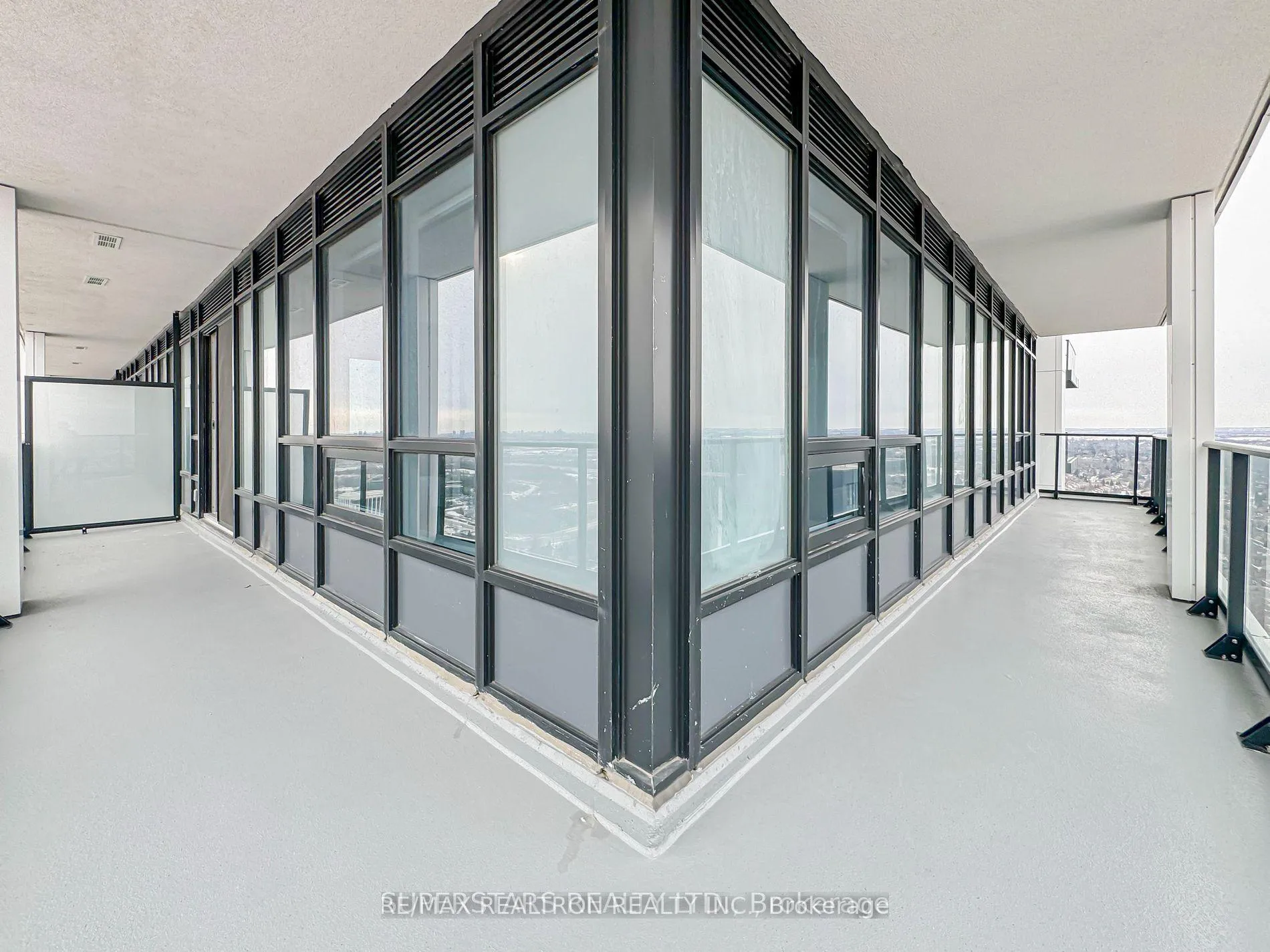 Photo 13 of Unit 3601, 8 Water Walk Drive, Markham, Unionville — HOMEH