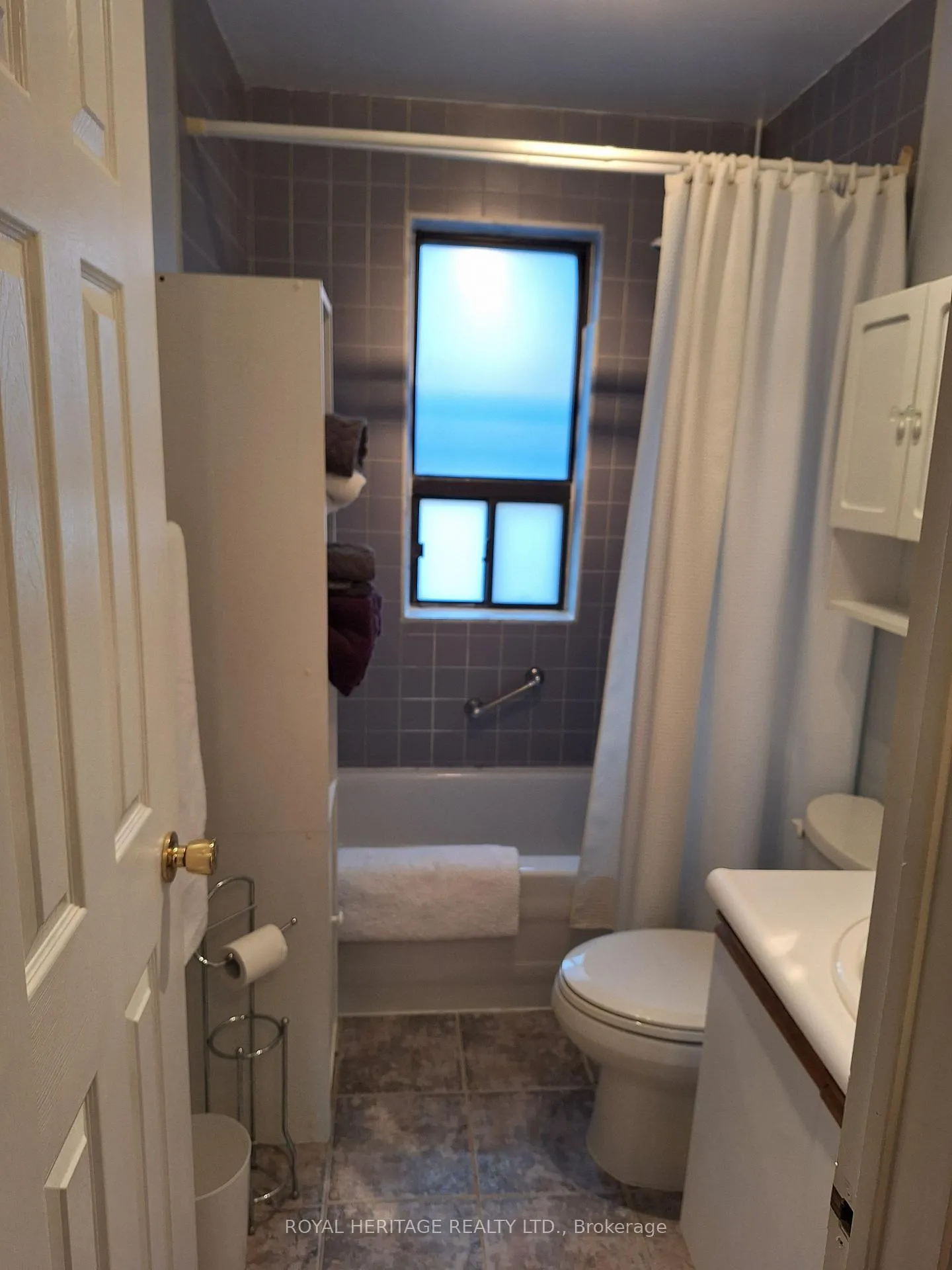 Photo 4 of Unit 6, 677 Marksbury Road, Pickering, West Shore — HOMEH