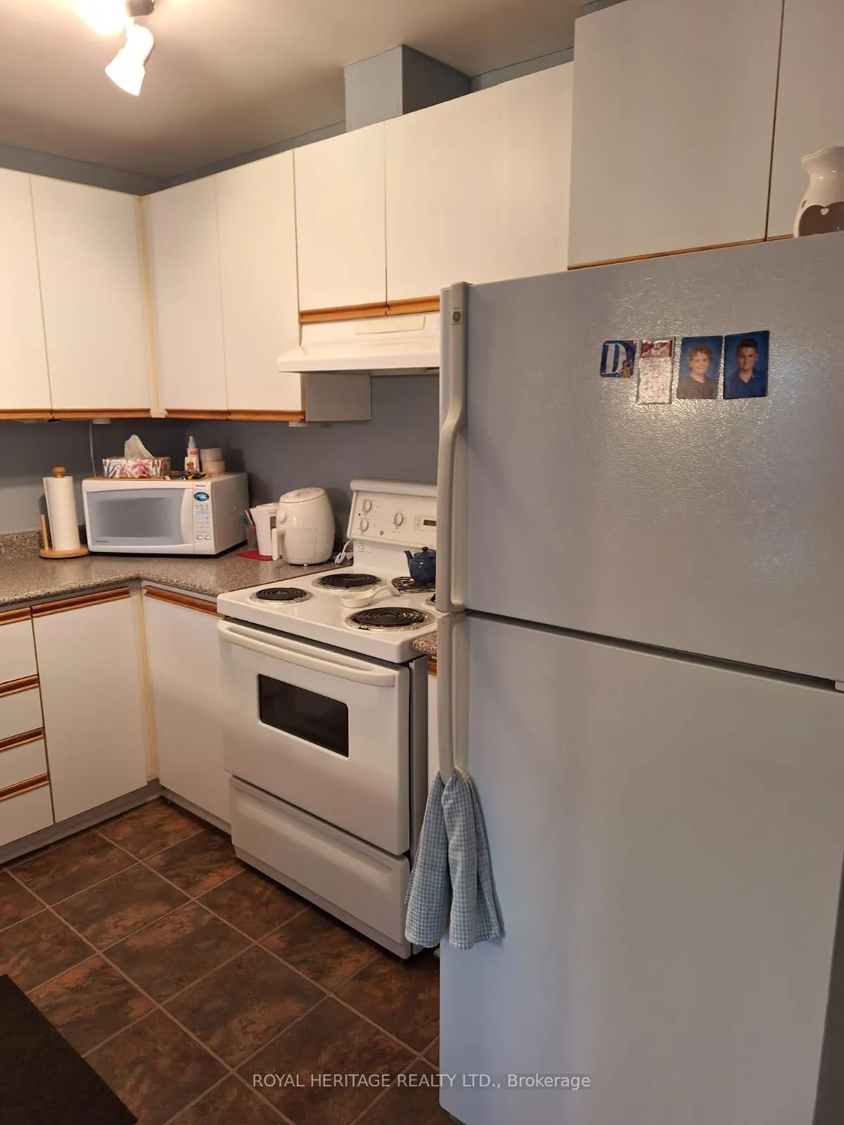 Photo 11 of Unit 6, 677 Marksbury Road, Pickering, West Shore — HOMEH