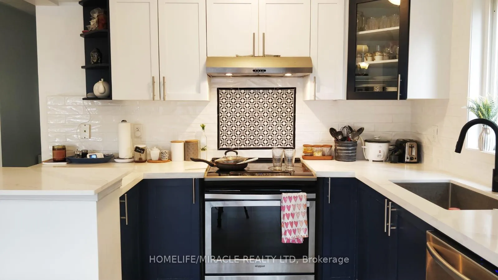 Photo 9 of 64 Sweetwood Circle W, Brampton, Fletcher's Meadow — HOMEH