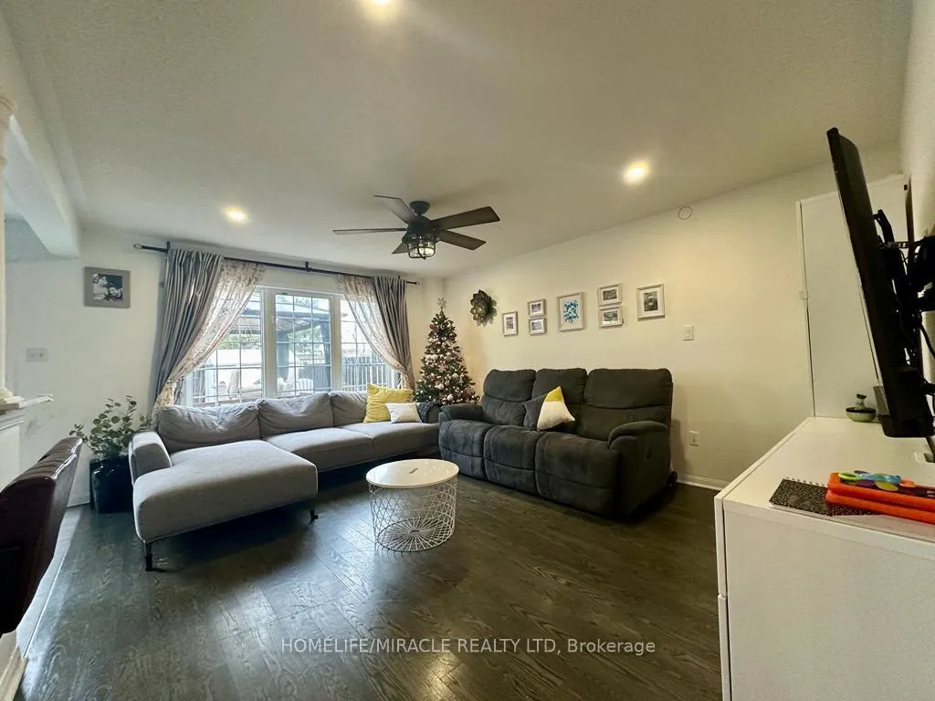 Photo 13 of 64 Sweetwood Circle W, Brampton, Fletcher's Meadow — HOMEH
