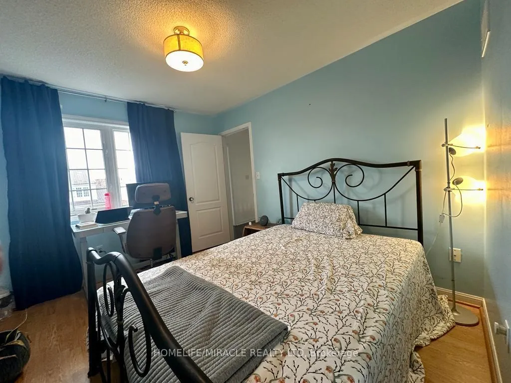 Photo 21 of 64 Sweetwood Circle W, Brampton, Fletcher's Meadow — HOMEH