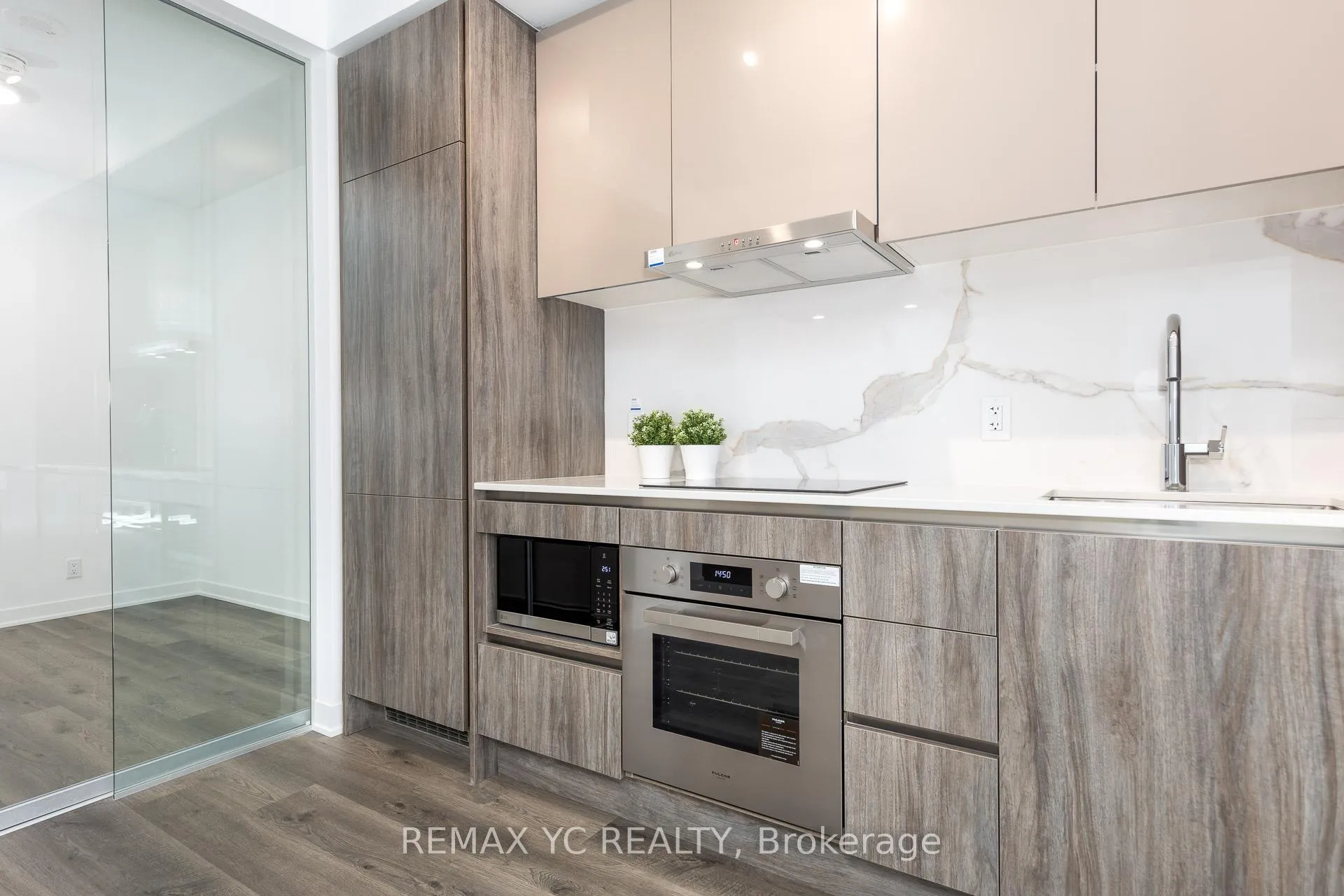 Photo 3 of Unit 1007, 180 Front Street E, Toronto, Moss Park — HOMEH