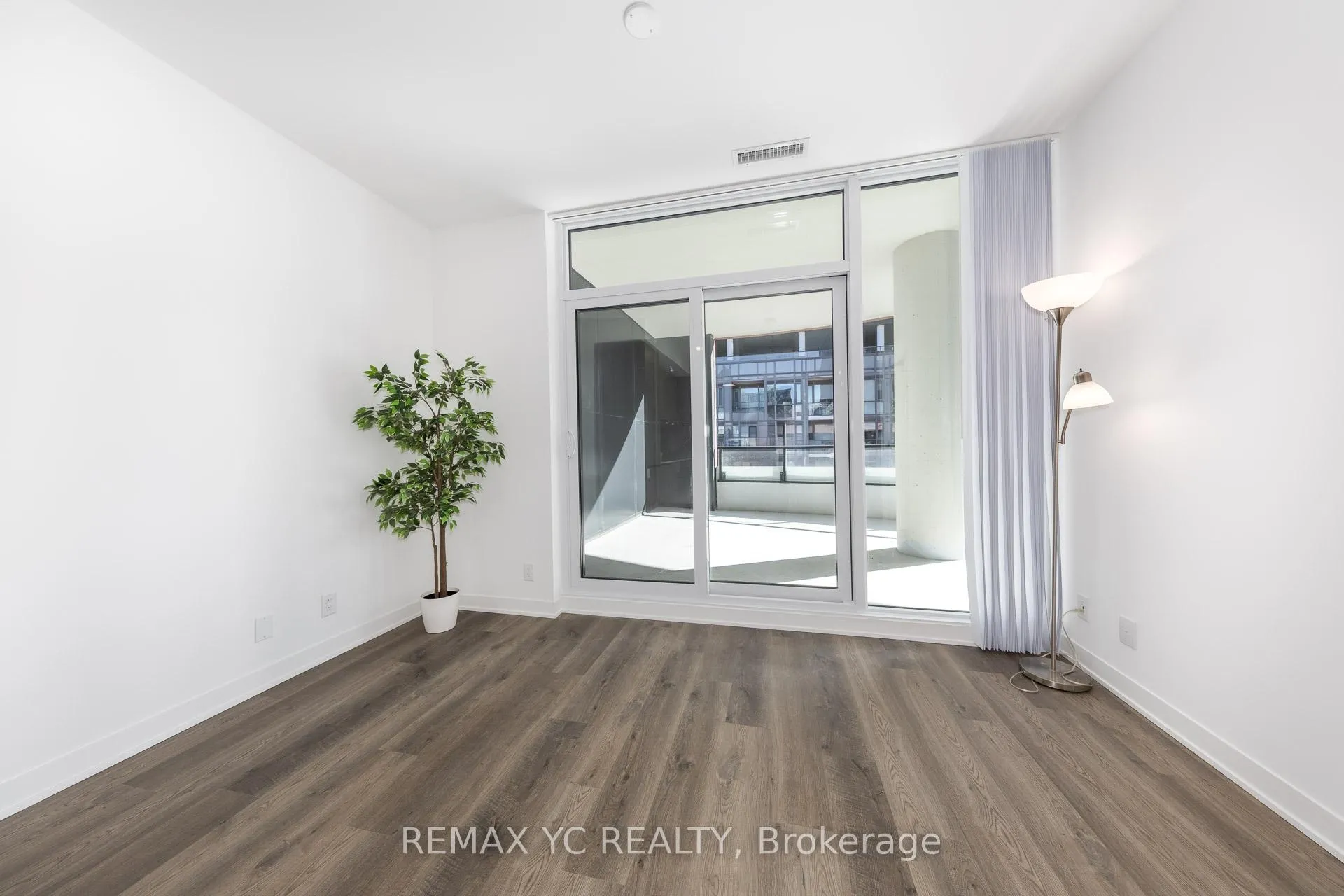 Photo 7 of Unit 1007, 180 Front Street E, Toronto, Moss Park — HOMEH
