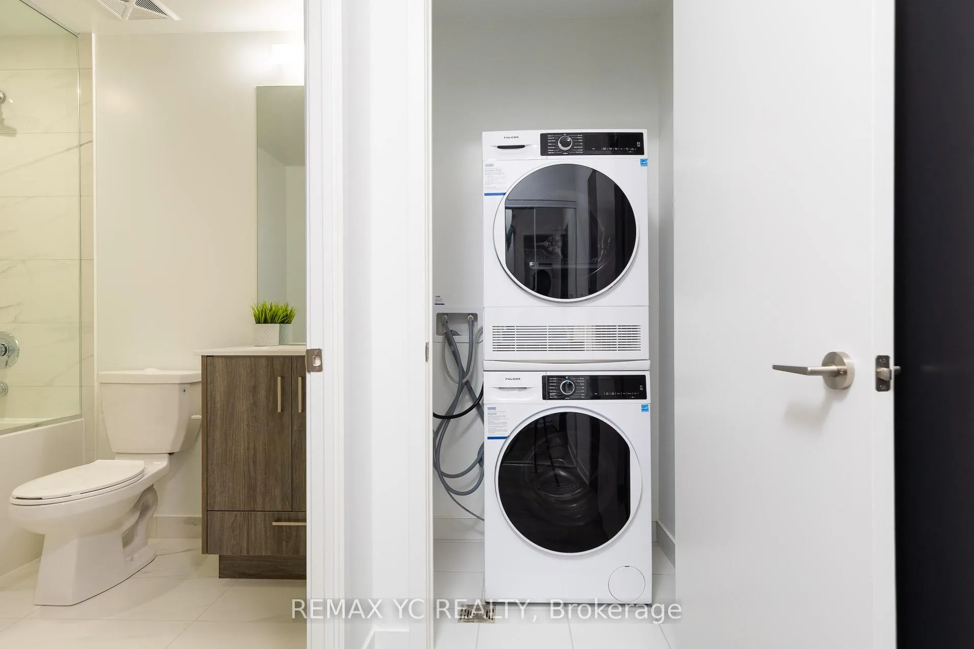 Photo 16 of Unit 1007, 180 Front Street E, Toronto, Moss Park — HOMEH