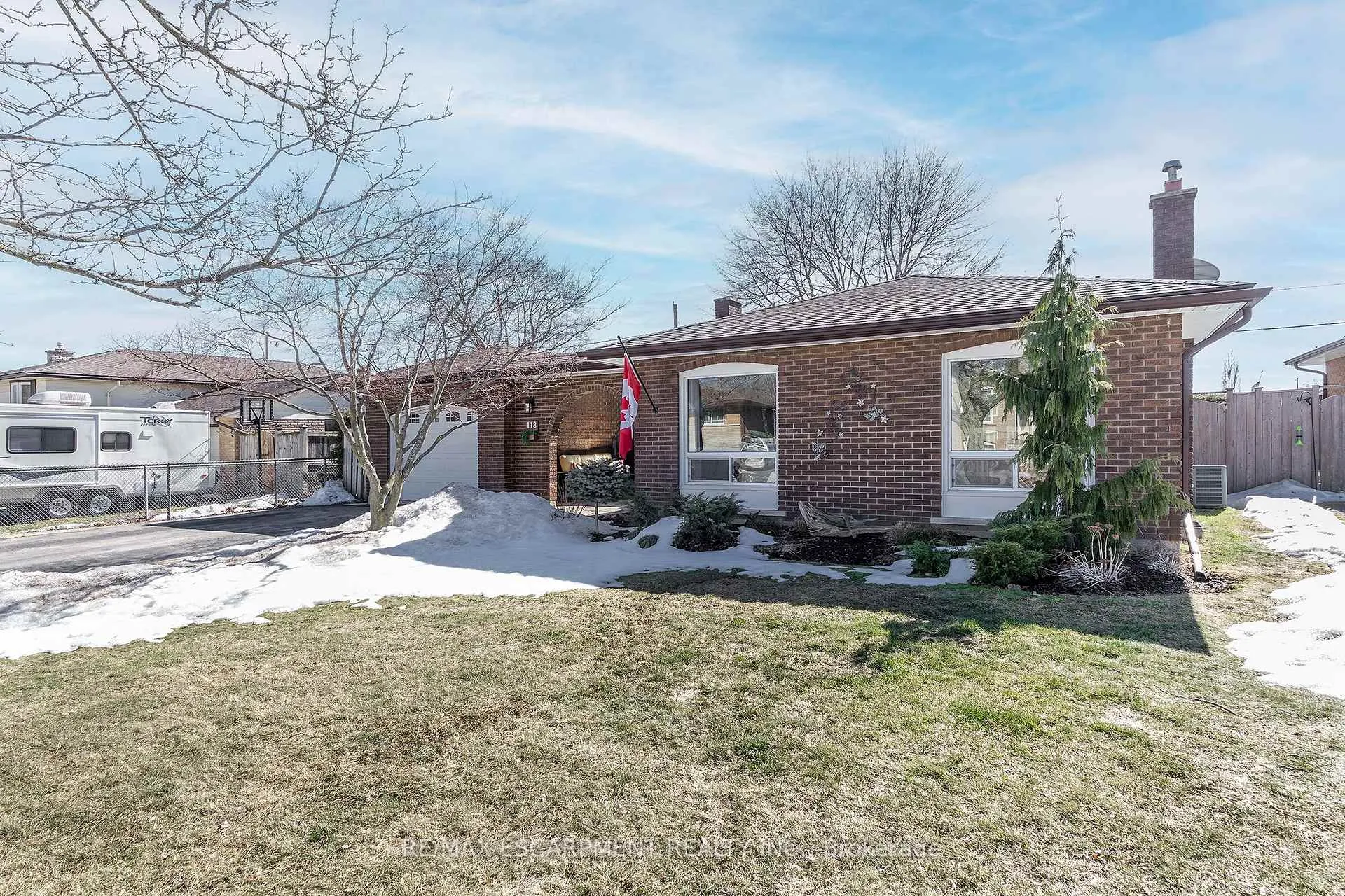 Photo 2 of 118 Westwood Crescent, Welland, Prince Charles — HOMEH