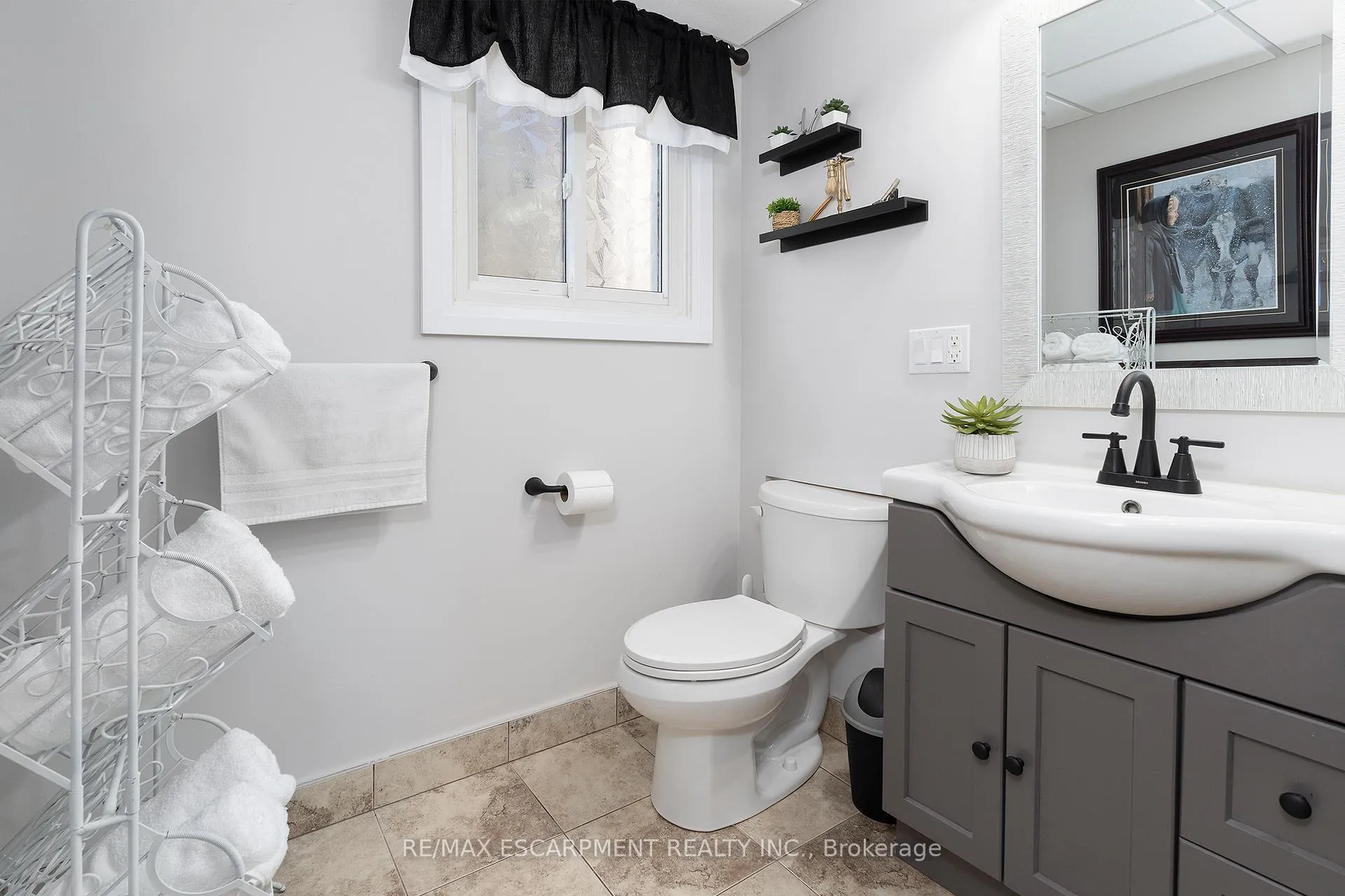 Photo 22 of 118 Westwood Crescent, Welland, Prince Charles — HOMEH