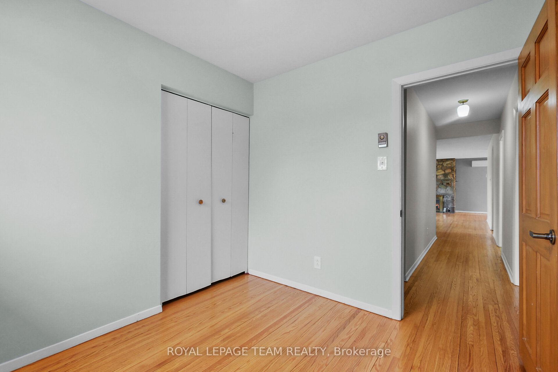 Photo 20 of 20 Whitehill Avenue, Ottawa, Meadowlands/Crestview — HOMEH